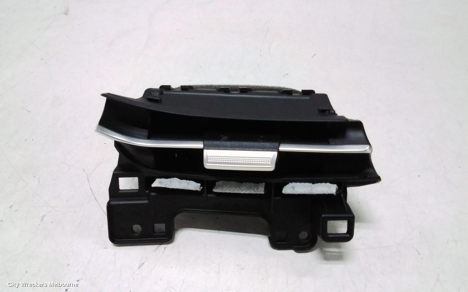 GENESIS GV70, JK, 03/2021 ONWARDS, 97480-AR900  RHF AIRVENT  : 125285