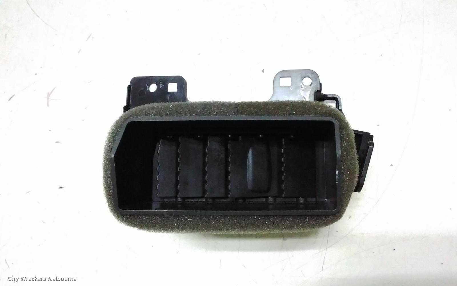 GENESIS GV70, JK, 03/2021 ONWARDS, 97480-AR900  RHF AIRVENT  : 125285