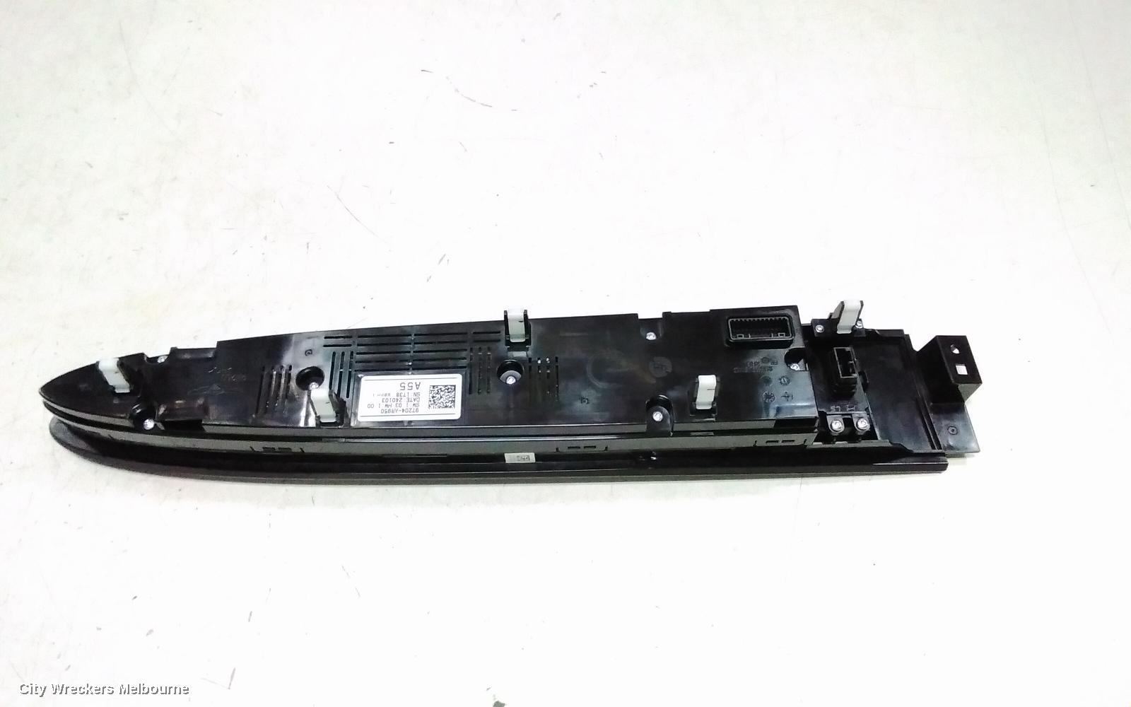 GENESIS GV70 HEATER/AC CONTROLS, JK, 03/2021 ONWARDS
