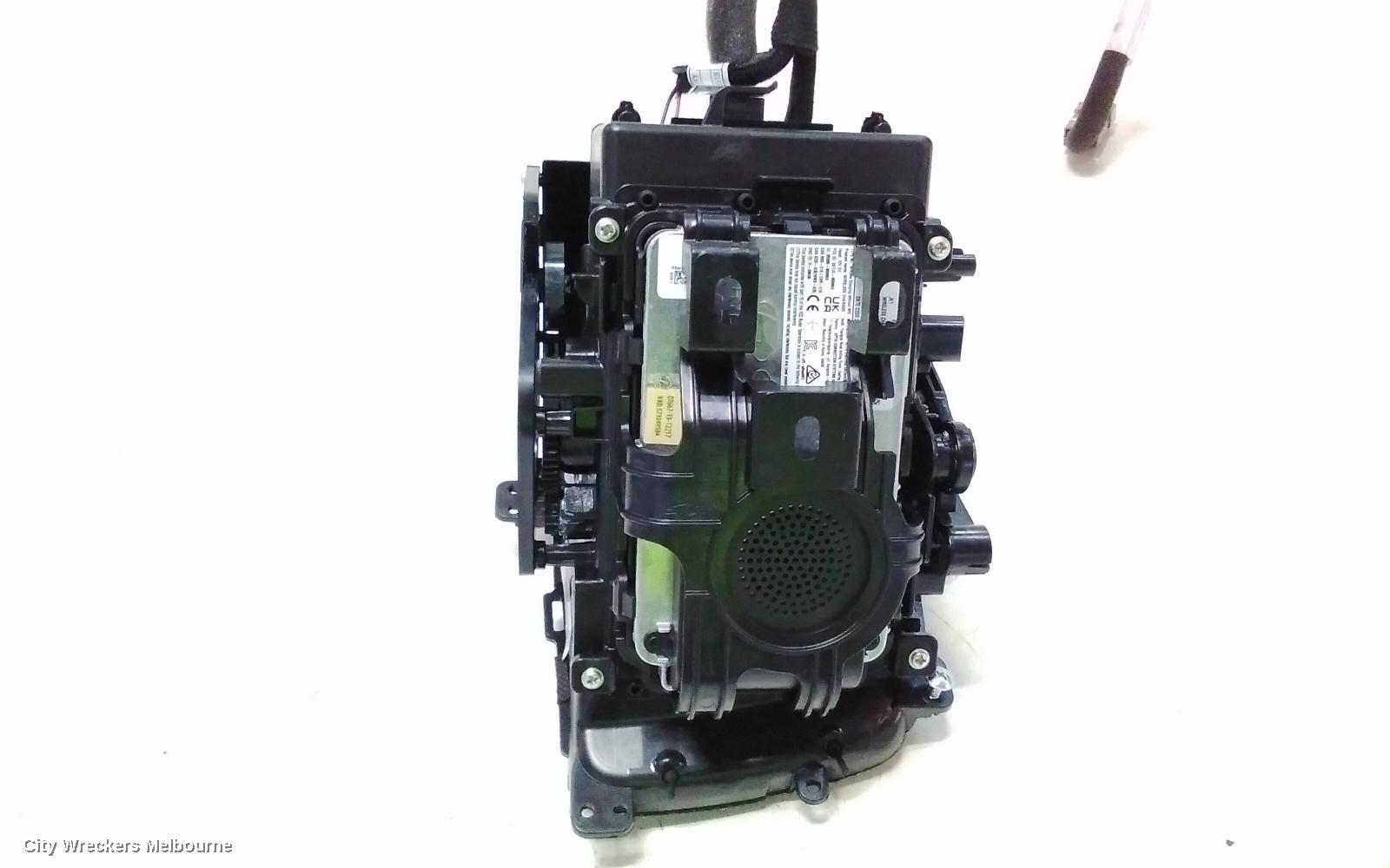 GENESIS GV70, JK, 03/2021 ONWARDS, WIRELESS CHARGER : 125294