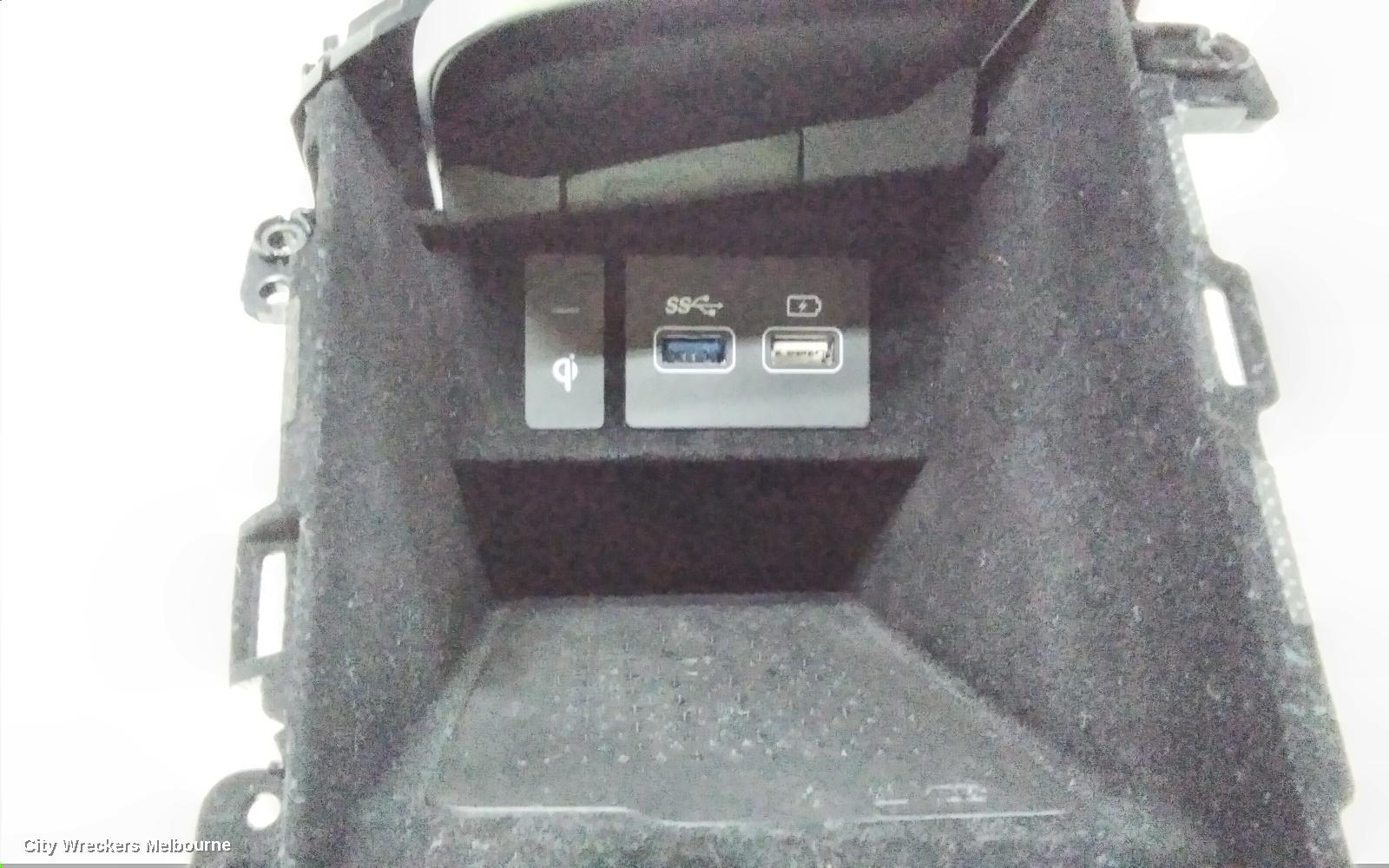GENESIS GV70, JK, 03/2021 ONWARDS, WIRELESS CHARGER : 125294