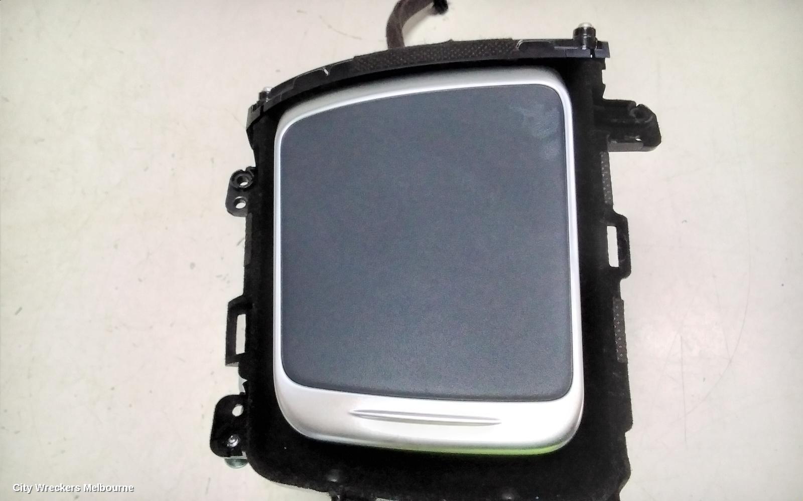 GENESIS GV70, JK, 03/2021 ONWARDS, WIRELESS CHARGER : 125294