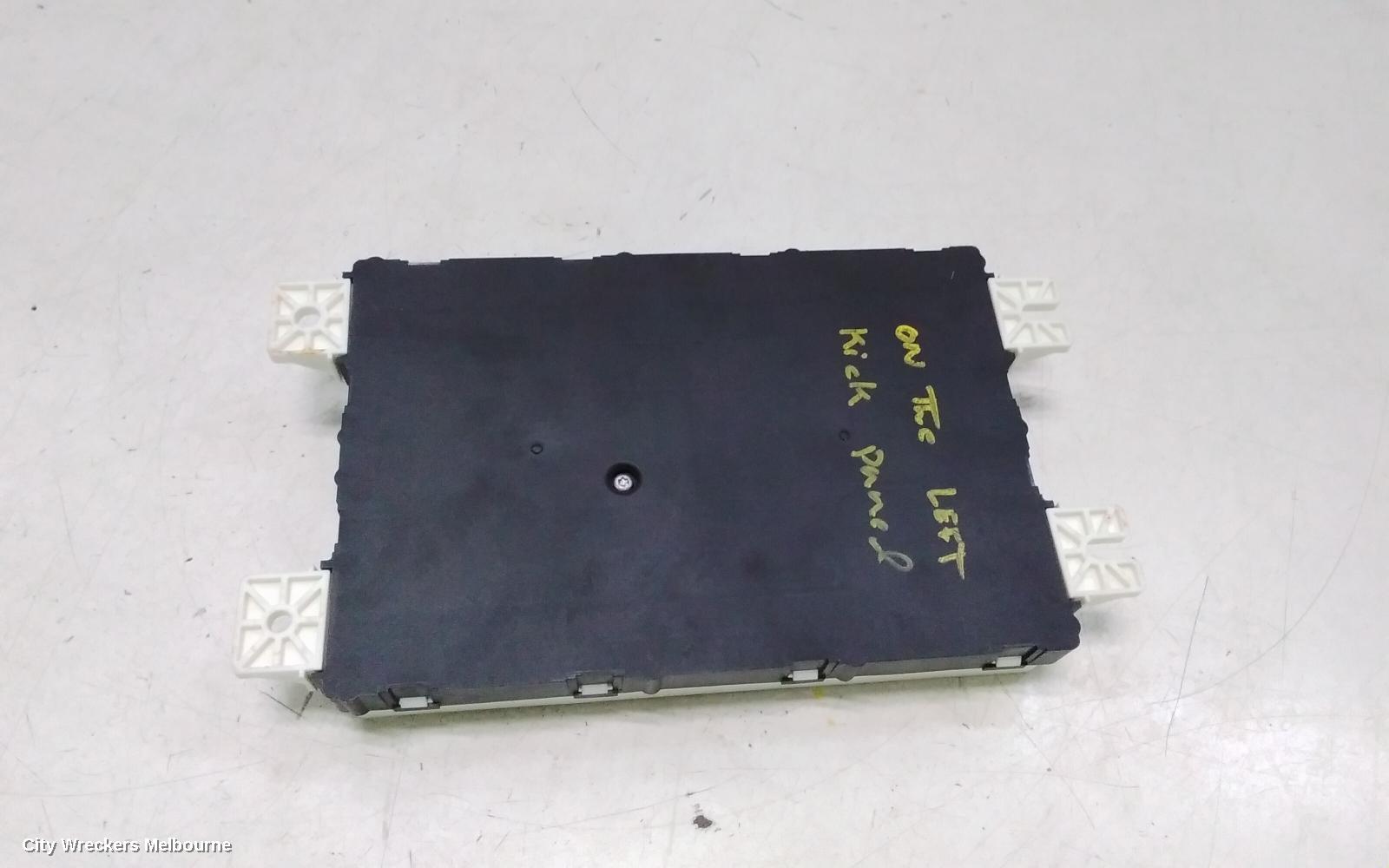 CHRYSLER 300C FUSE BOX, UNDER DASH, LX2, 12/2011 - 12/2021