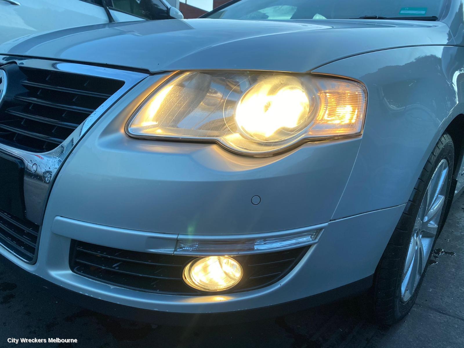 VOLKSWAGEN PASSAT RIGHT INDICATOR/FOG/SIDE, BUMPER FOGLAMP, 3C/MK6 B6, R36, SEDAN/WAGON, 03/2006 - 03/2011