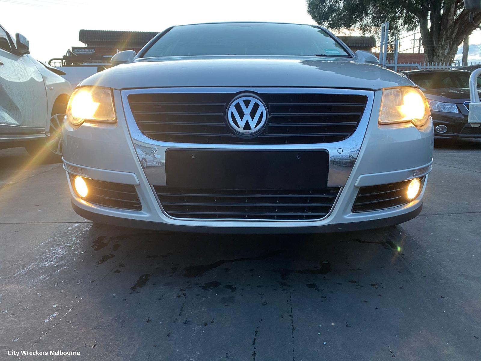 VOLKSWAGEN PASSAT RIGHT INDICATOR/FOG/SIDE, BUMPER FOGLAMP, 3C/MK6 B6, R36, SEDAN/WAGON, 03/2006 - 03/2011
