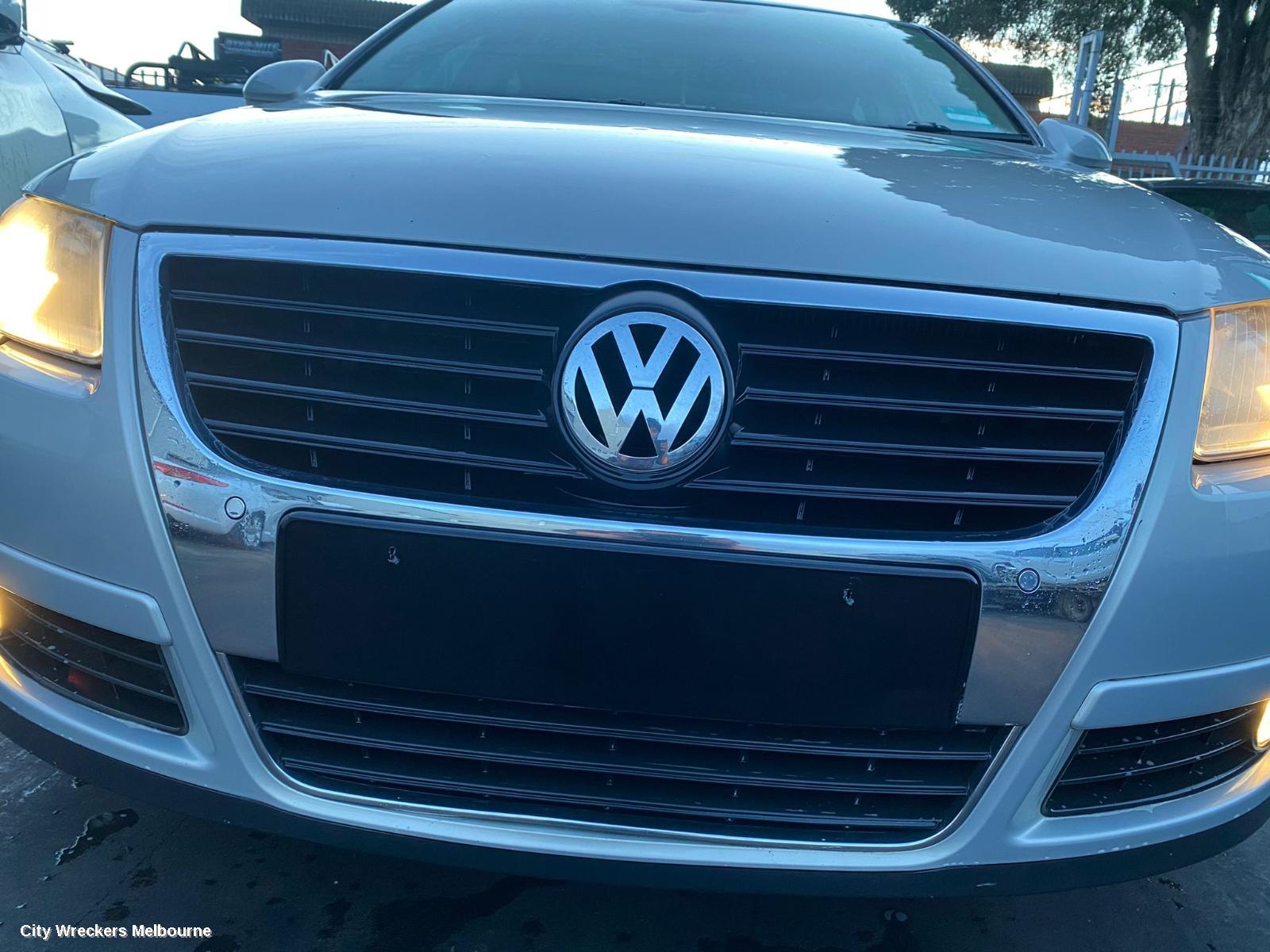 VOLKSWAGEN PASSAT RIGHT INDICATOR/FOG/SIDE, BUMPER FOGLAMP, 3C/MK6 B6, R36, SEDAN/WAGON, 03/2006 - 03/2011