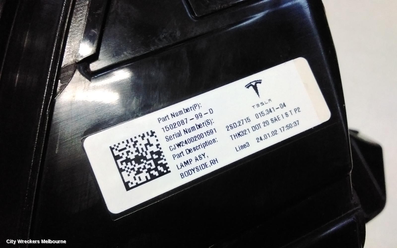 TESLA MODEL Y RIGHT TAILLIGHT, 1ST GEN, IN BODY, 03/2022 ONWARDS
