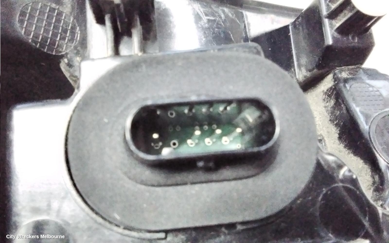 TESLA MODEL Y RIGHT TAILLIGHT, 1ST GEN, IN BODY, 03/2022 ONWARDS