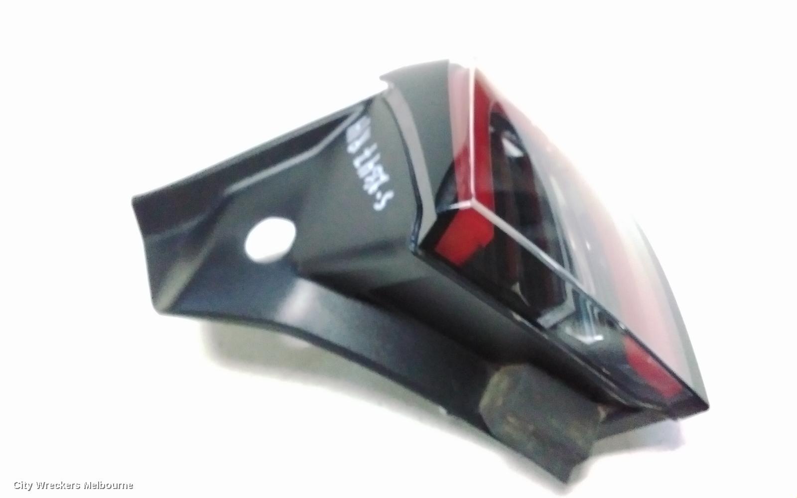 TESLA MODEL Y RIGHT TAILLIGHT, 1ST GEN, IN BODY, 03/2022 ONWARDS