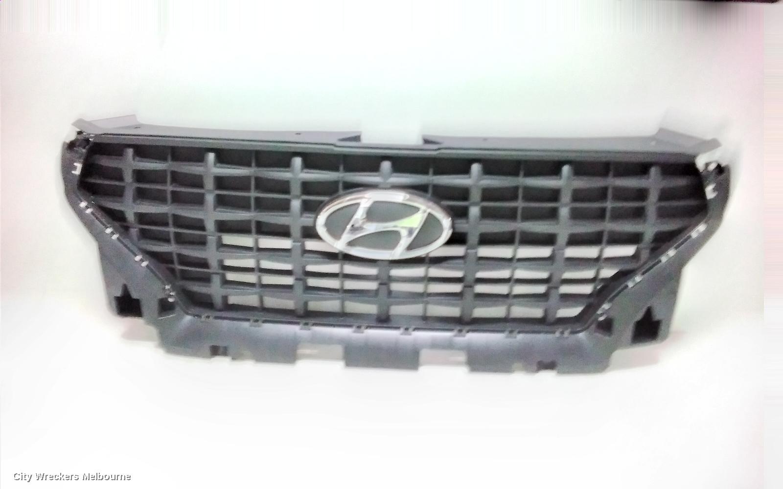 HYUNDAI VENUE GRILLE, RADIATOR GRILLE, BLACK INSERT TYPE, QX, 06/2019 ONWARDS