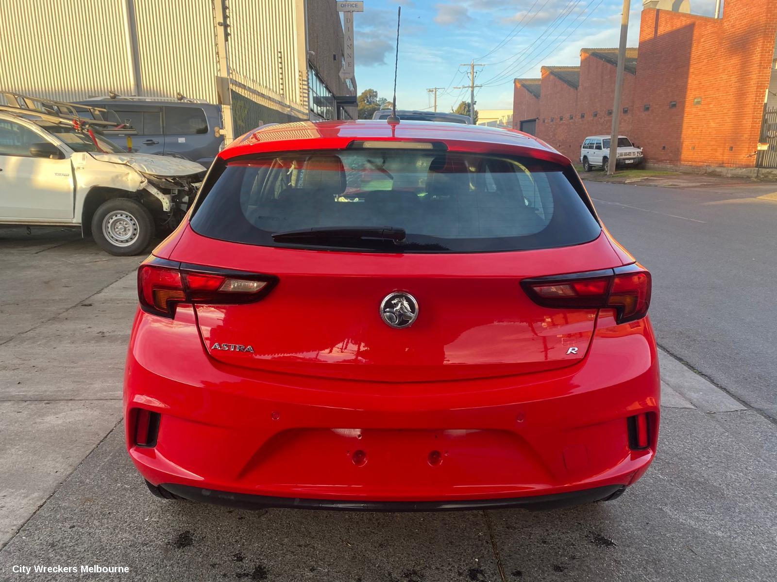 HOLDEN ASTRA DOOR HANDLE, OUTER, RH FRONT, BK, 5DR HATCH, W/ KEYLESS ENTRY TYPE, 09/2016 ONWARDS