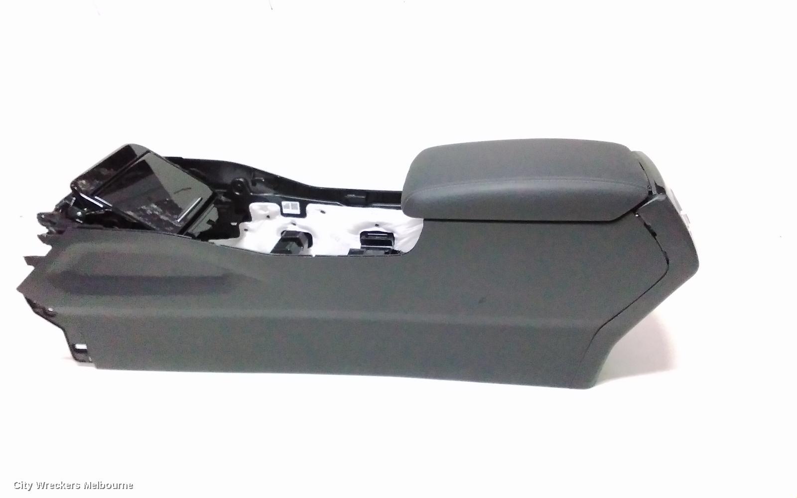 KIA SORENTO CONSOLE, MQ4, LID ONLY, 02/2020 ONWARDS