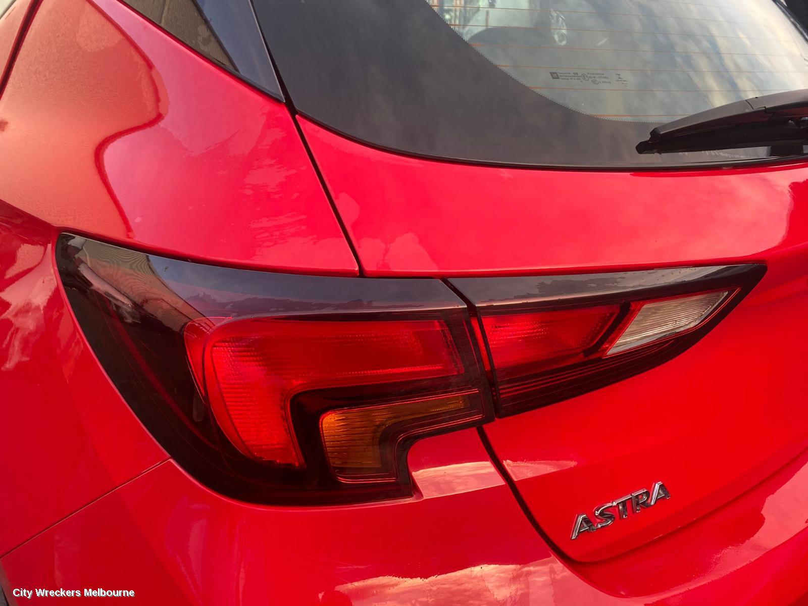 HOLDEN ASTRA DOOR HANDLE, OUTER, RH FRONT, BK, 5DR HATCH, W/ KEYLESS ENTRY TYPE, 09/2016 ONWARDS