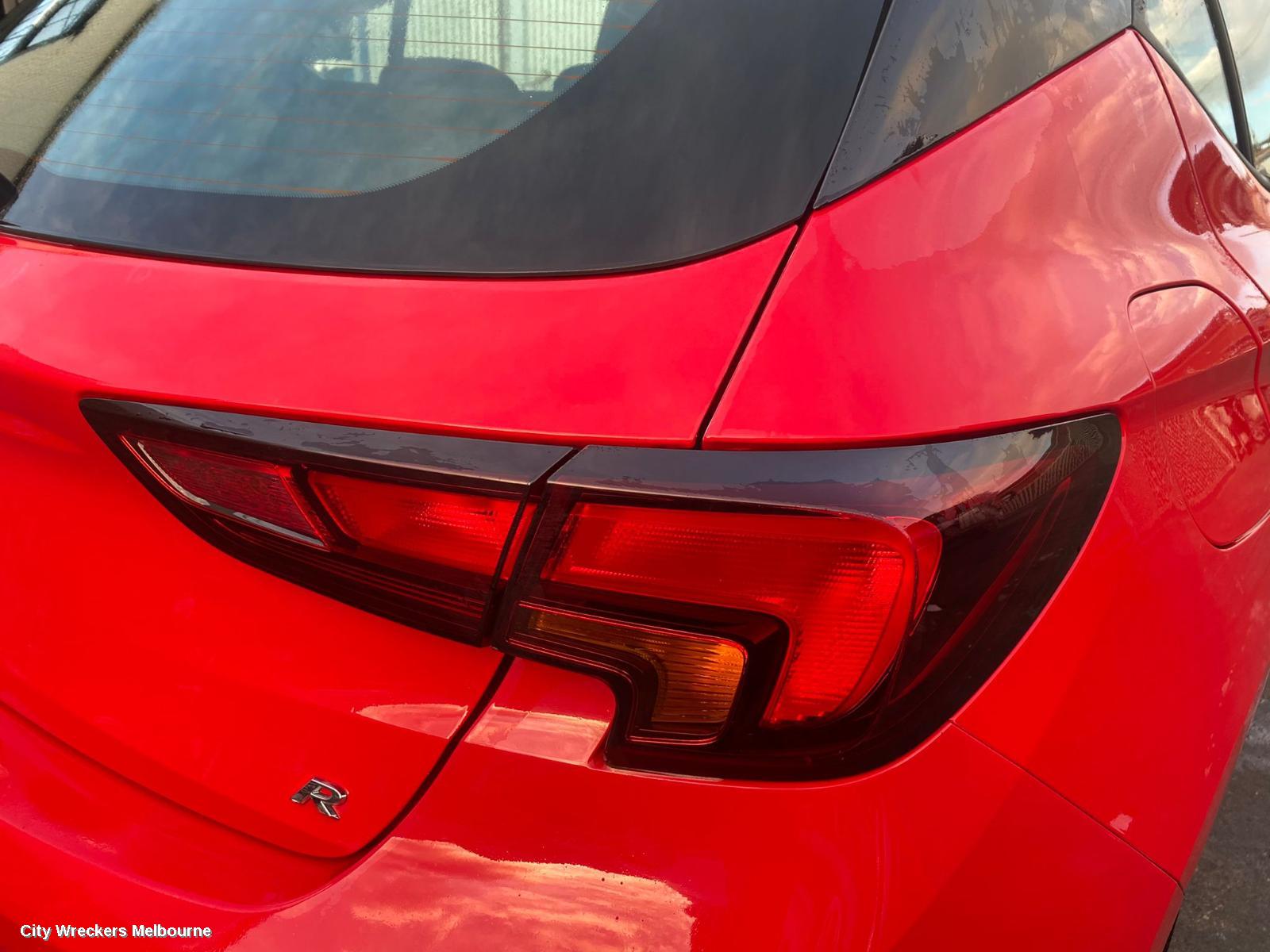 HOLDEN ASTRA DOOR HANDLE, OUTER, RH FRONT, BK, 5DR HATCH, W/ KEYLESS ENTRY TYPE, 09/2016 ONWARDS