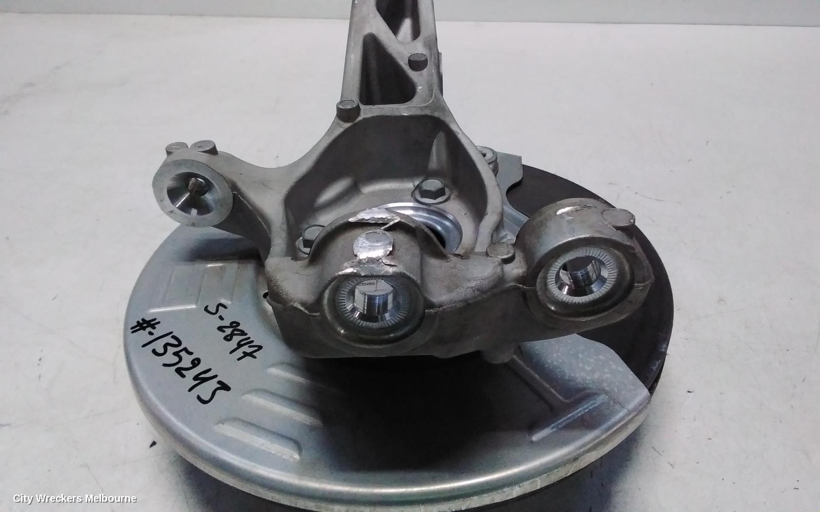 TESLA MODEL Y RIGHT FRONT HUB ASSEMBLY, 1ST GEN, AWD, DUAL MOTOR TYPE, 03/2022 ONWARDS