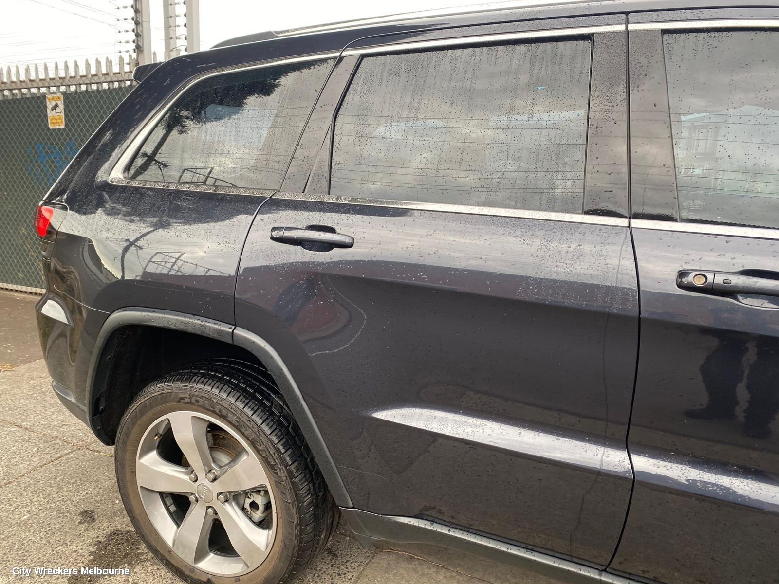 JEEP GRANDCHEROKEE RIGHT FRONT DOOR, WK, NON MOULD TYPE, 10/2010 ONWARDS