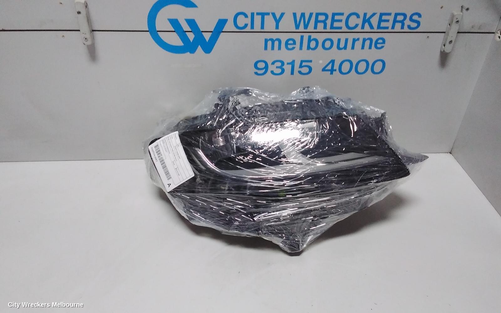 AUDI A4 RIGHT HEADLAMP, B8 8K, HALOGEN TYPE, 02/2008 - 06/2012