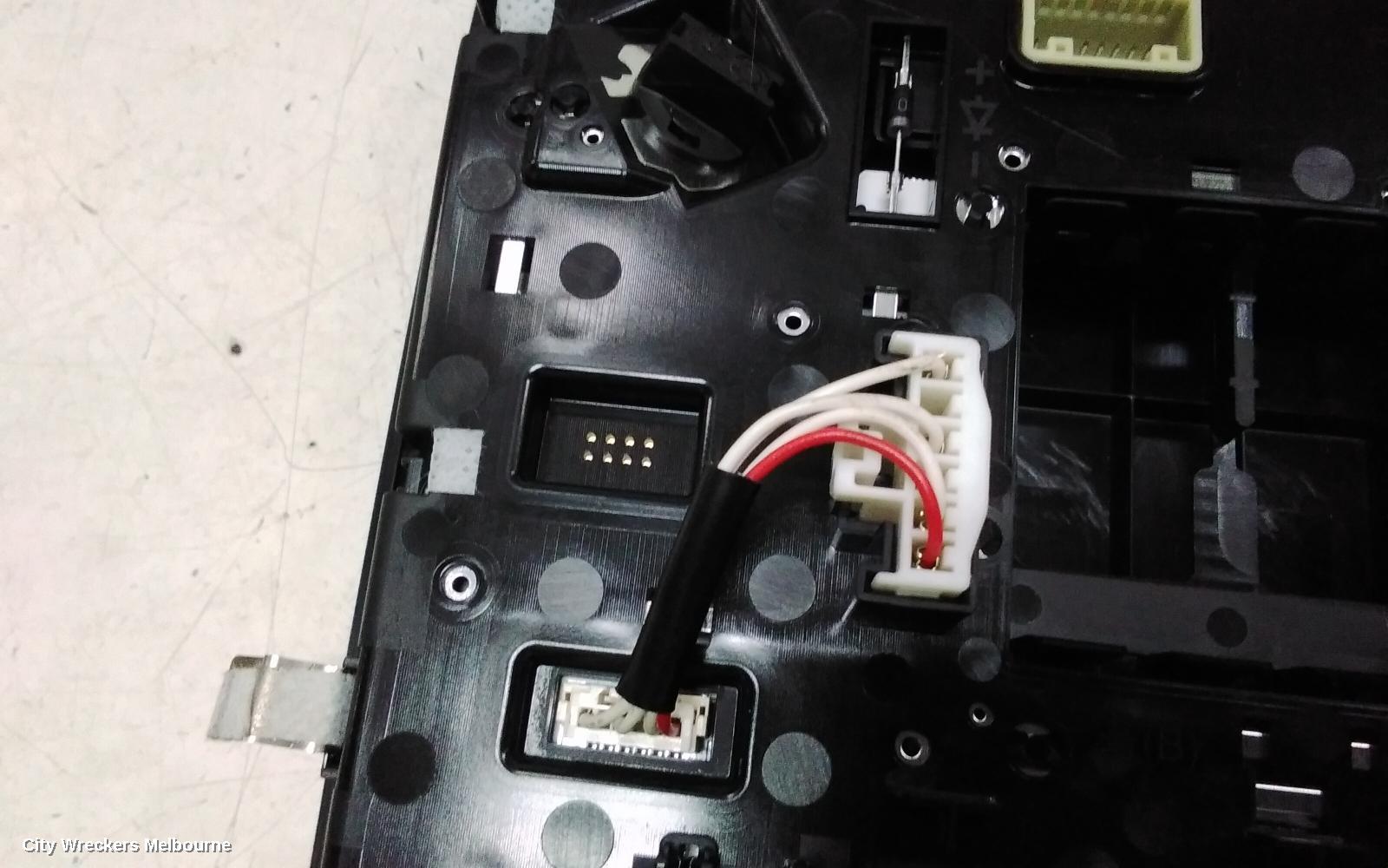 KIA CARNIVAL/GRAND CARNIVAL COURTESY LIGHT, KA4, FRONT LIGHT, 10/2020 ONWARDS