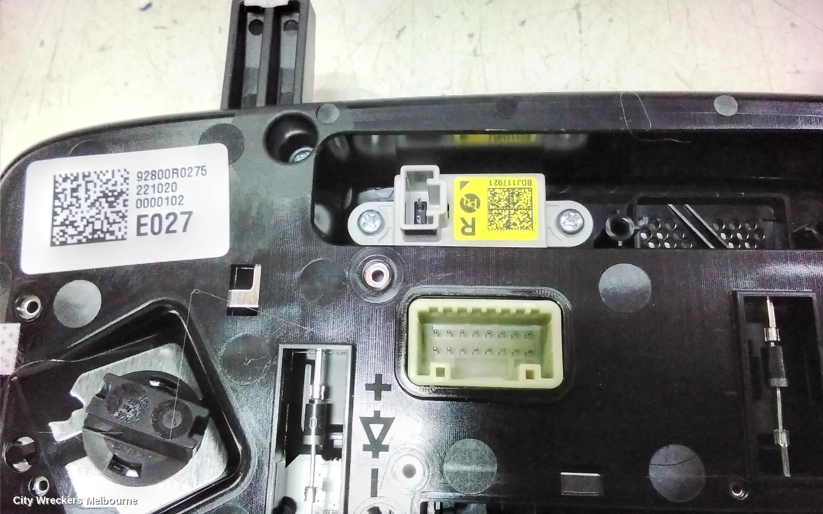 KIA CARNIVAL/GRAND CARNIVAL COURTESY LIGHT, KA4, FRONT LIGHT, 10/2020 ONWARDS