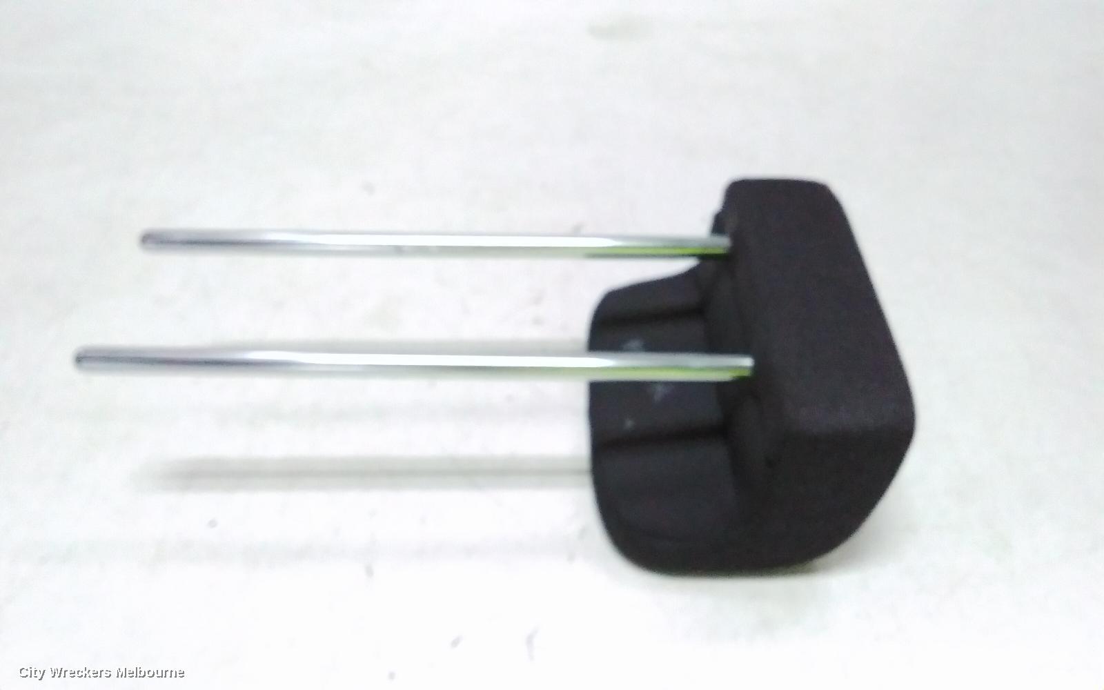 KIA CARNIVAL/GRAND CARNIVAL HEADREST, KA4, CENTRE REAR 3RD ROW, CLOTH, 10/2020 ONWARDS