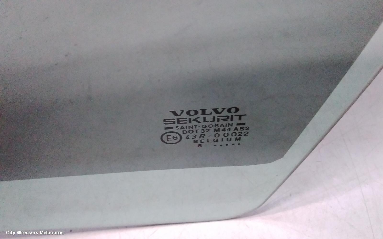 VOLVO S40 LEFT FRONT DOOR WINDOW, 03/1997 - 01/2004