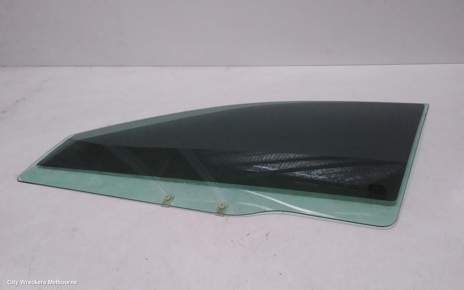 VOLVO S40 LEFT FRONT DOOR WINDOW, 03/1997 - 01/2004