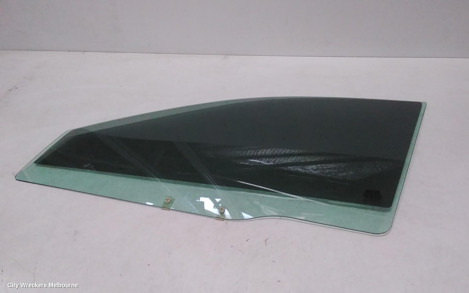 VOLVO S40 LEFT FRONT DOOR WINDOW, 03/1997 - 01/2004