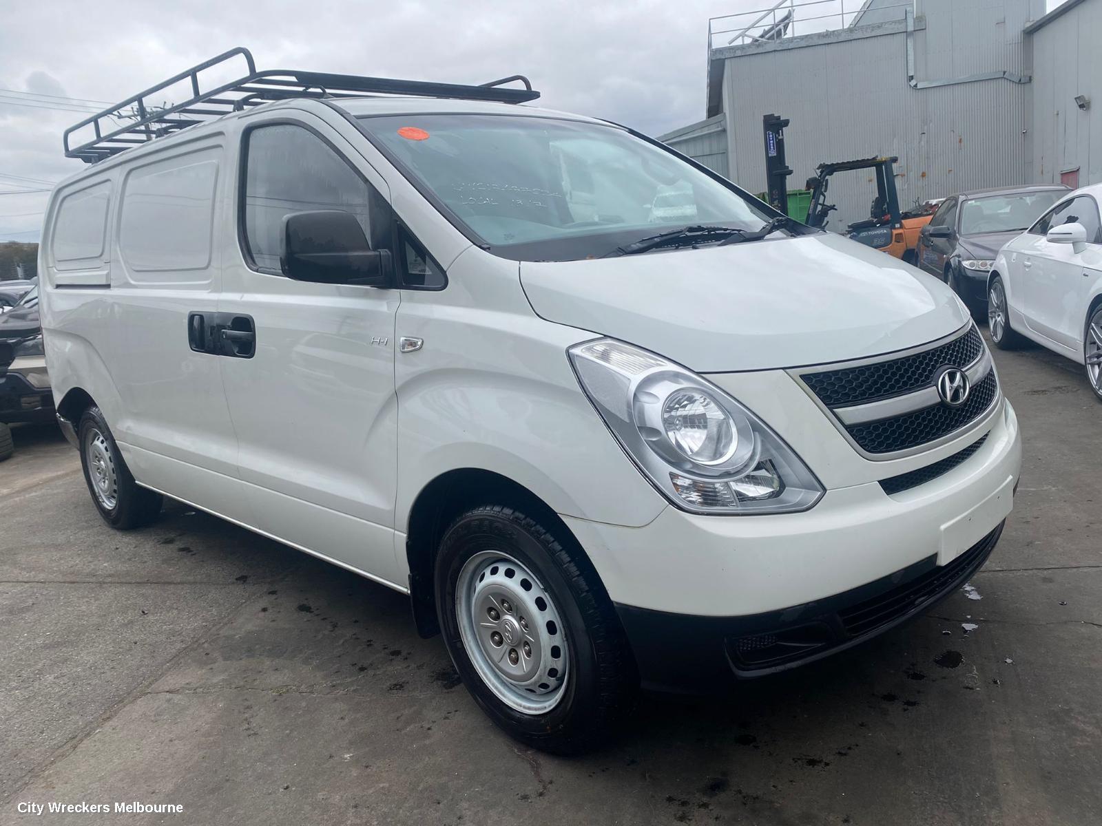 HYUNDAI ILOAD/IMAX WASHER BOTTLE, FRONT, TQ, 11/2007 ONWARDS