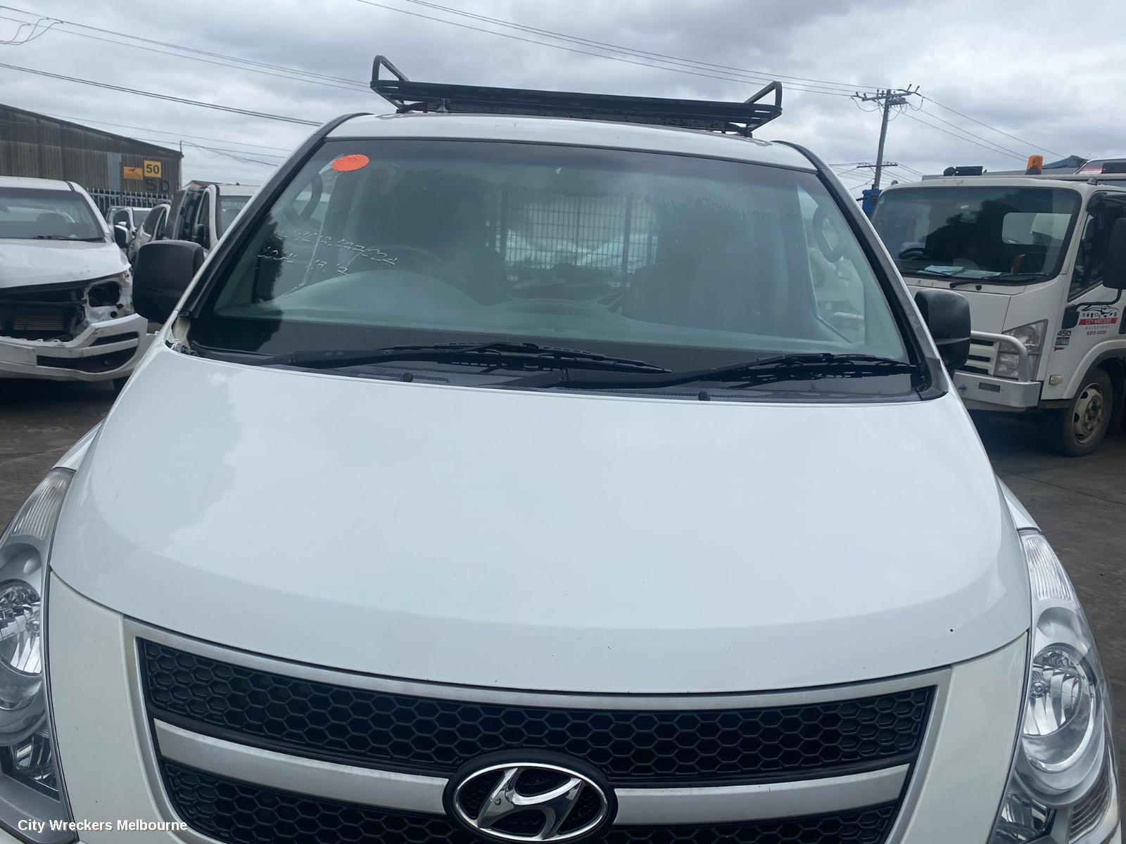 HYUNDAI ILOAD/IMAX WASHER BOTTLE, FRONT, TQ, 11/2007 ONWARDS