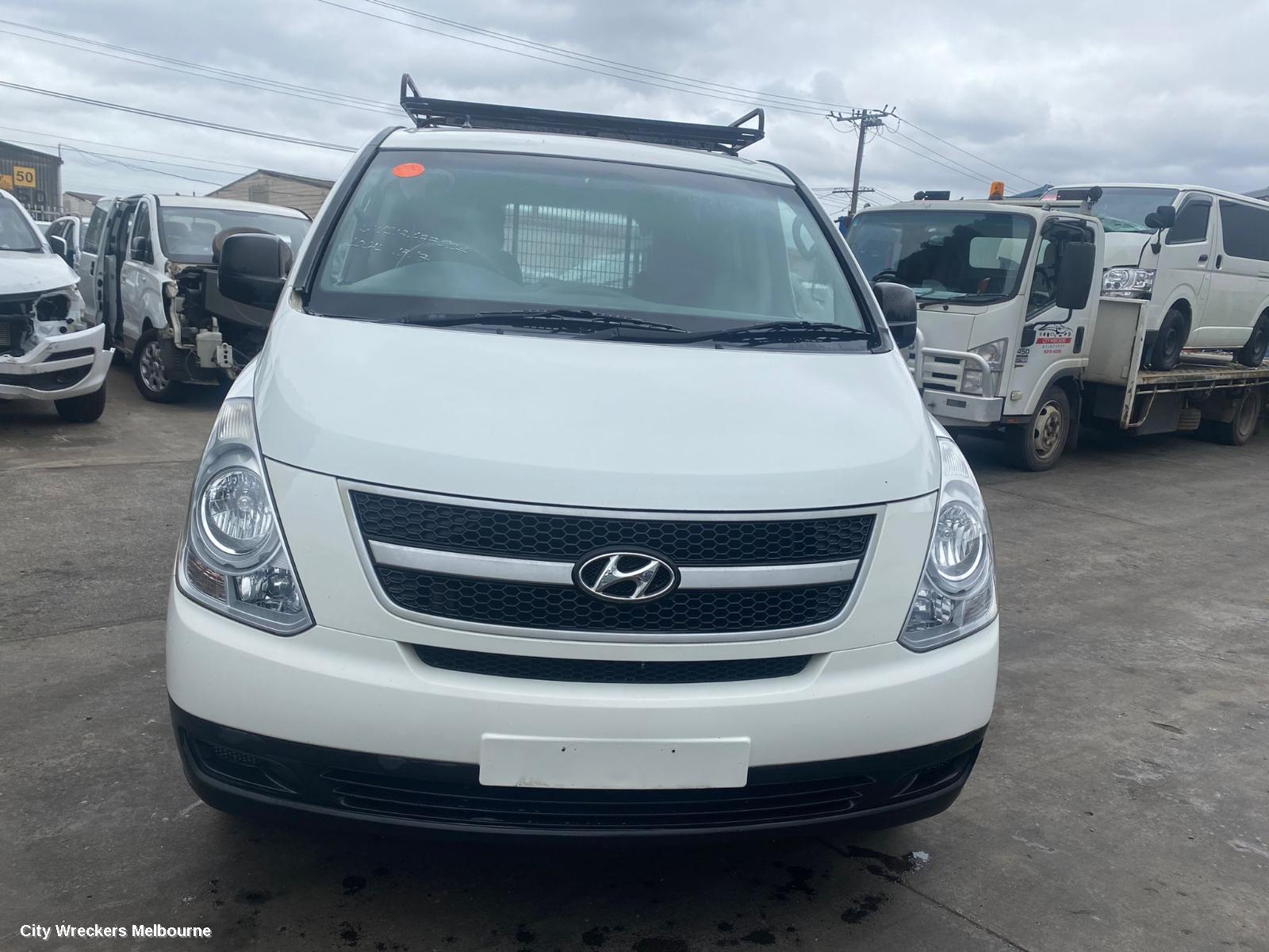 HYUNDAI ILOAD/IMAX WASHER BOTTLE, FRONT, TQ, 11/2007 ONWARDS