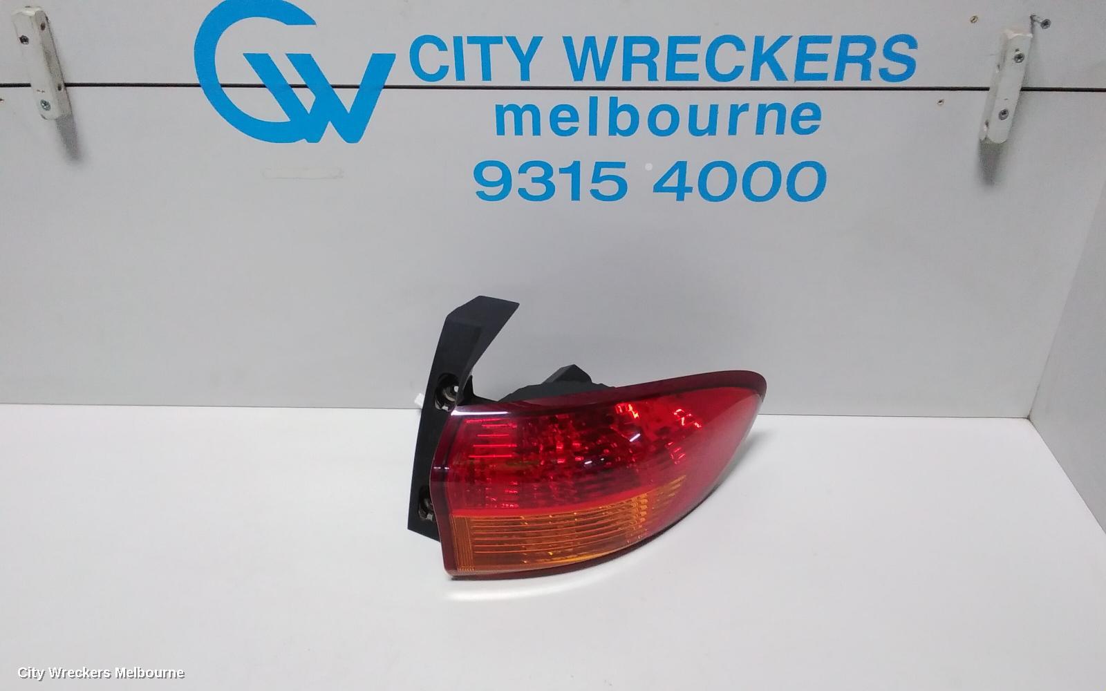 SUBARU TRIBECA RIGHT TAILLIGHT, B9, IN BODY, 10/2006 - 11/2007