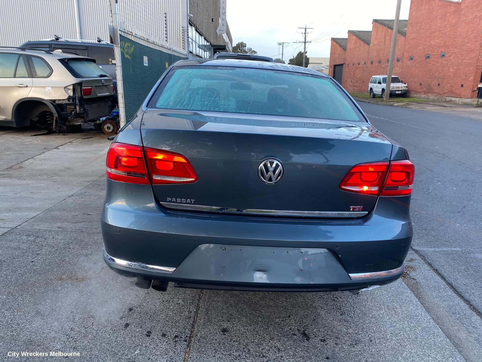 VOLKSWAGEN PASSAT RIGHT FRONT WINDOW REG/MOTOR, 3C/MK6 B7, SEDAN/WAGON, 09/2010 - 05/2015
