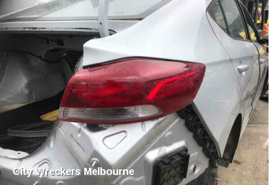 HYUNDAI ELANTRA LEFT GUARD, AD, W/ INDICATOR TYPE, 12/2015 - 09/2018