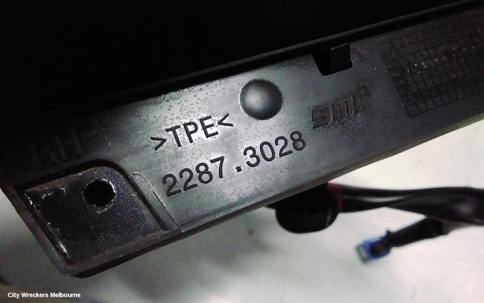 TESLA MODEL 3 RIGHT DOOR MIRROR, 1ST GEN, POWER, FOLDING, HEATED, DIMMING, BLACK BASE TYPE, 06/2019 - 08/2023