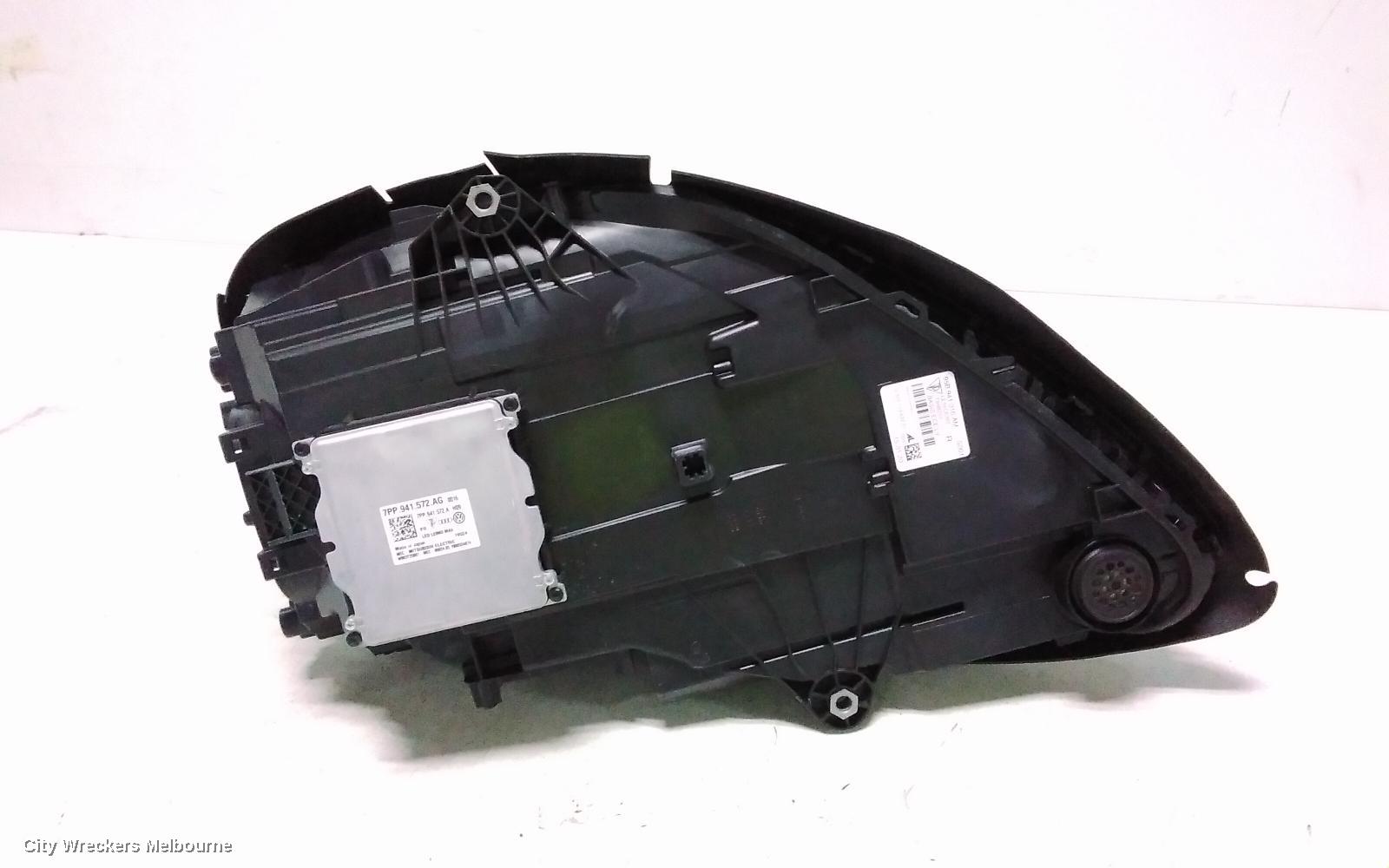 PORSCHE MACAN RIGHT HEADLAMP, 95B, W/ LED, NON ADAPTIVE TYPE, 08/2018 ONWARDS
