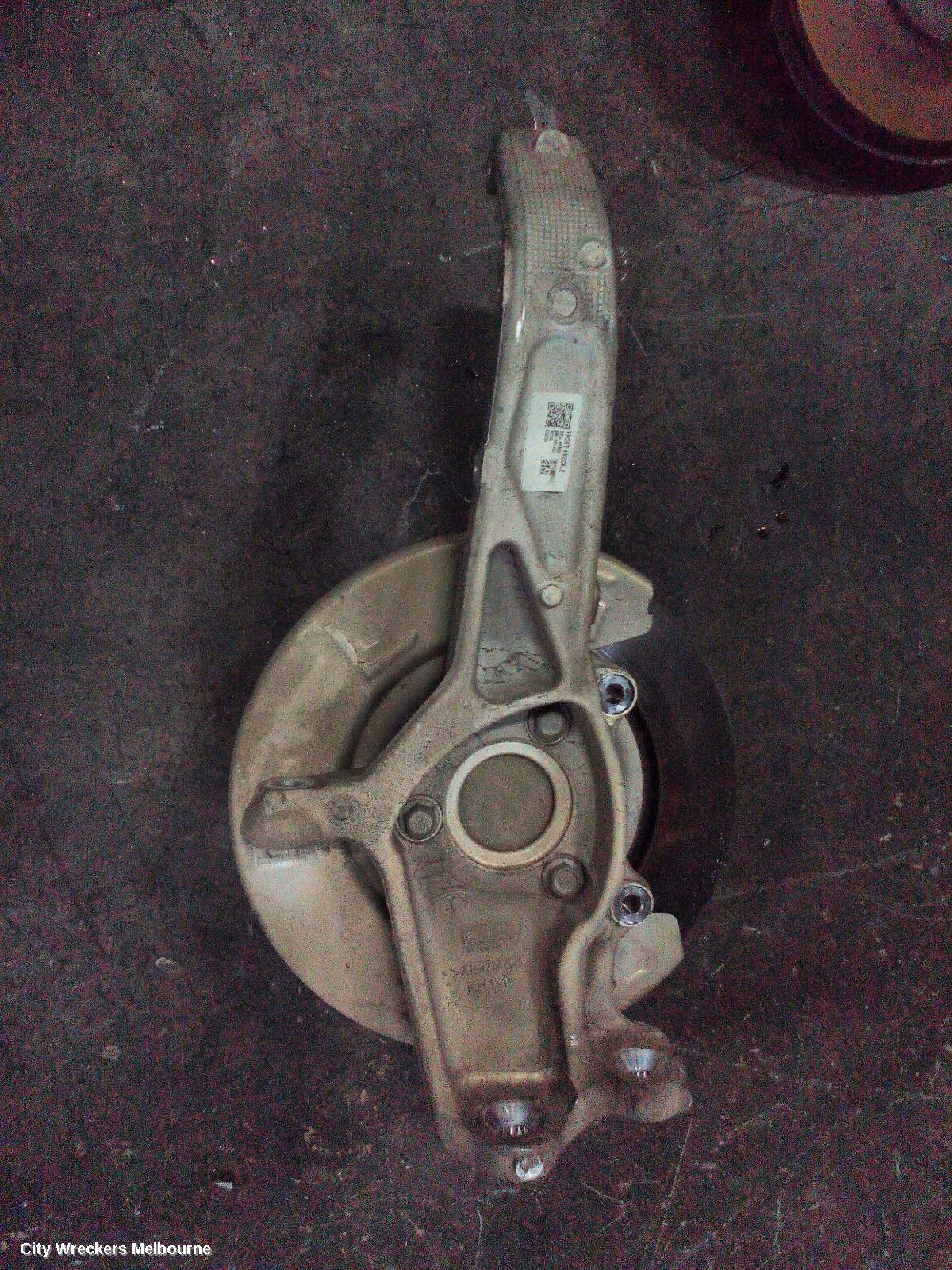 TESLA MODEL 3 RIGHT FRONT HUB ASSEMBLY, RWD, STANDARD BRAKE TYPE, 1ST GEN, 06/2019 ONWARDS