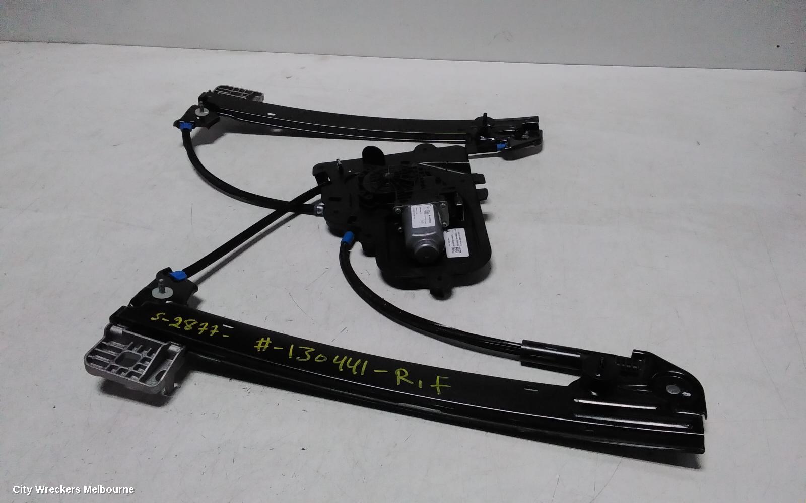 TESLA MODEL 3 RIGHT FRONT WINDOW REG/MOTOR, 1ST GEN, 06/2019 ONWARDS