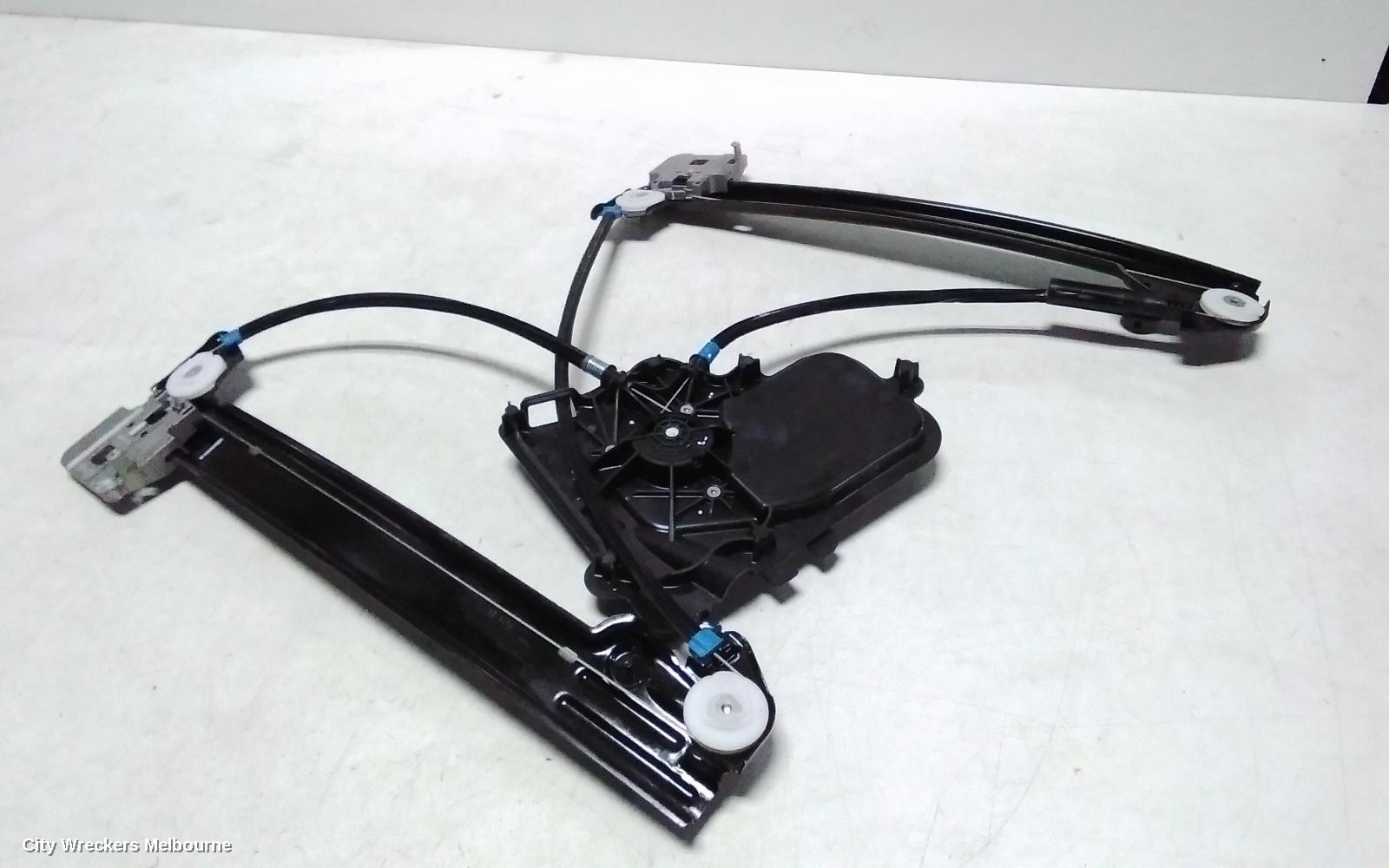 TESLA MODEL 3 RIGHT FRONT WINDOW REG/MOTOR, 1ST GEN, 06/2019 ONWARDS