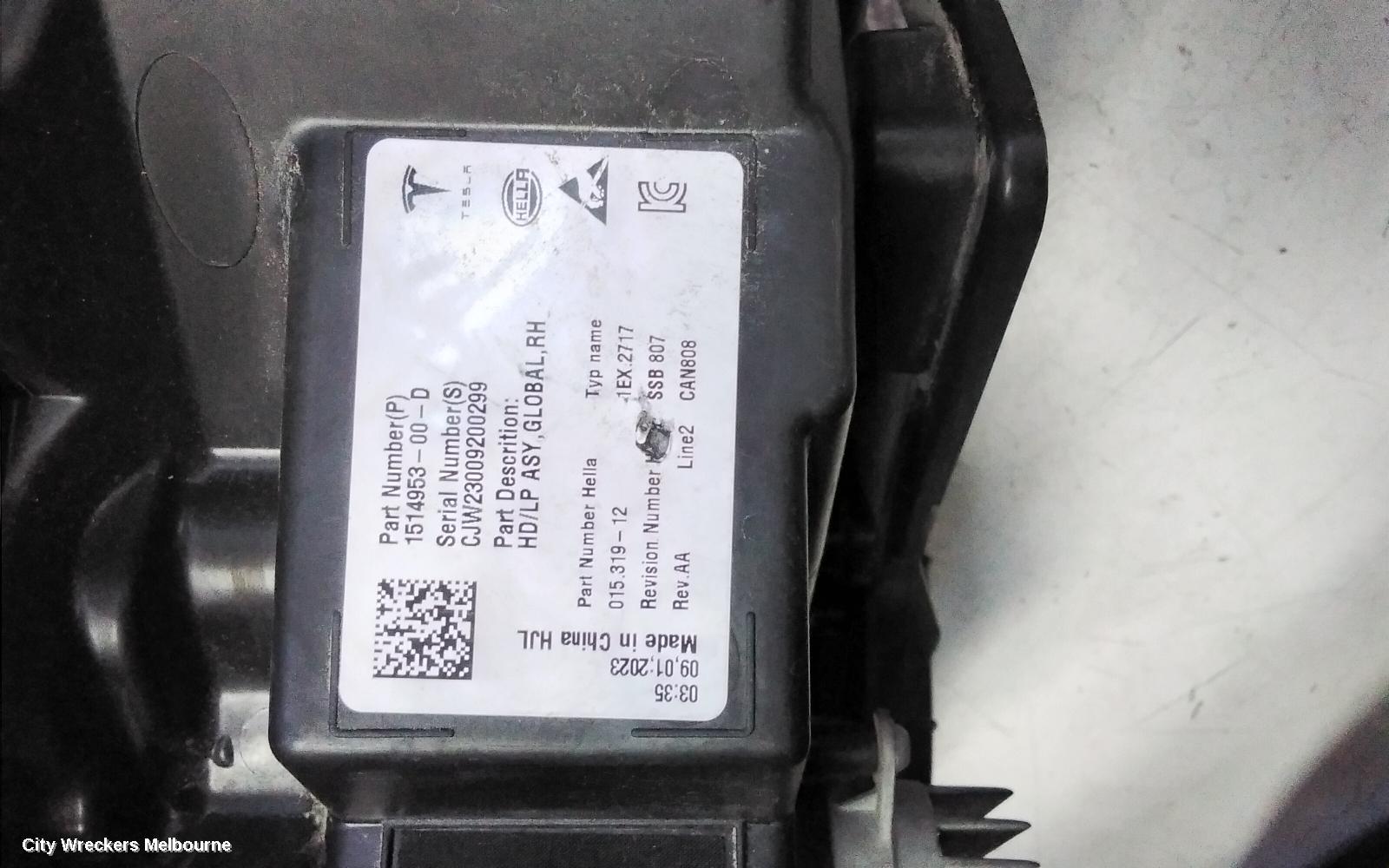 TESLA MODEL Y RIGHT HEADLAMP, 1ST GEN, LED TYPE, 03/2022 ONWARDS