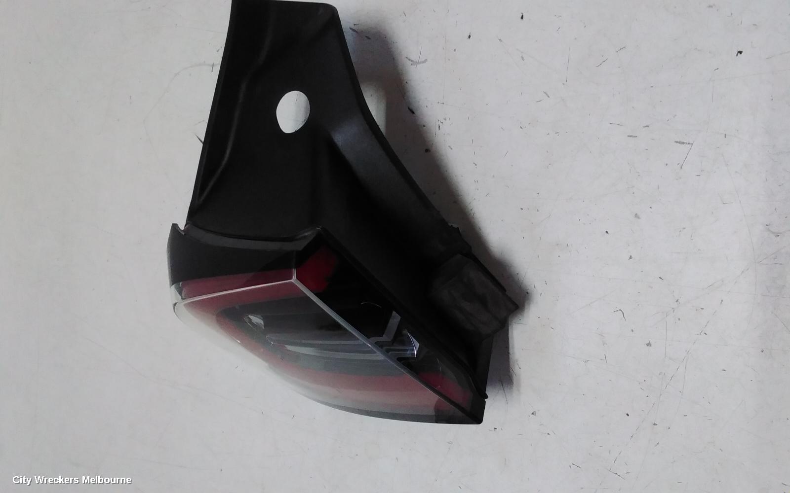 TESLA MODEL Y LEFT TAILLIGHT, 1ST GEN, IN BODY, 03/2022 ONWARDS