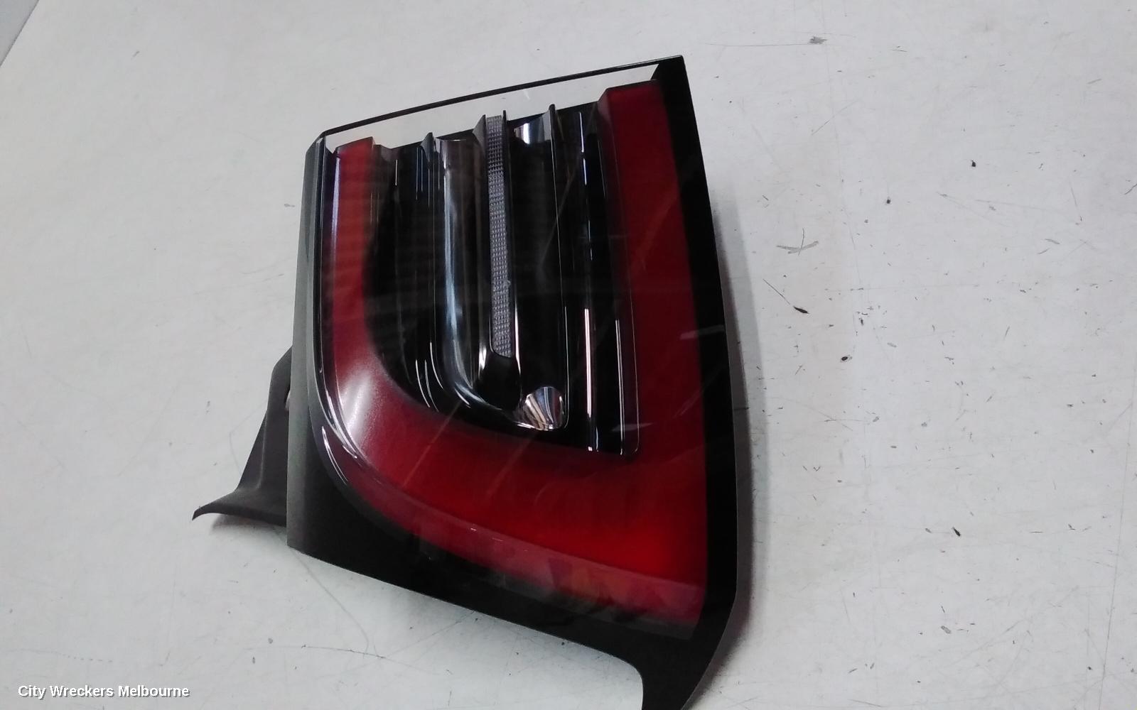 TESLA MODEL Y LEFT TAILLIGHT, 1ST GEN, IN BODY, 03/2022 ONWARDS