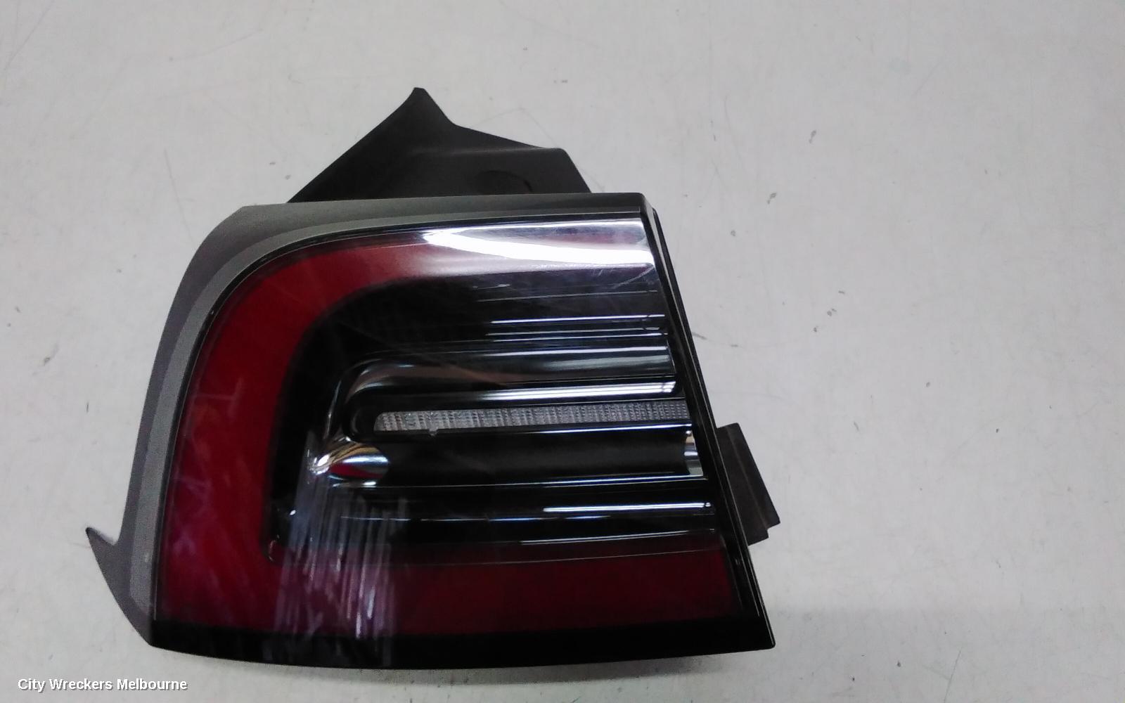 TESLA MODEL Y LEFT TAILLIGHT, 1ST GEN, IN BODY, 03/2022 ONWARDS