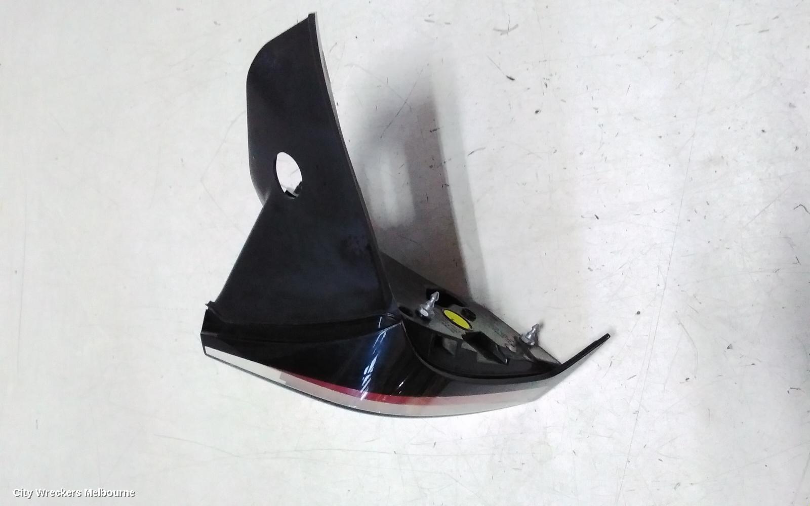 TESLA MODEL Y RIGHT TAILLIGHT, 1ST GEN, IN BODY, 03/2022 ONWARDS