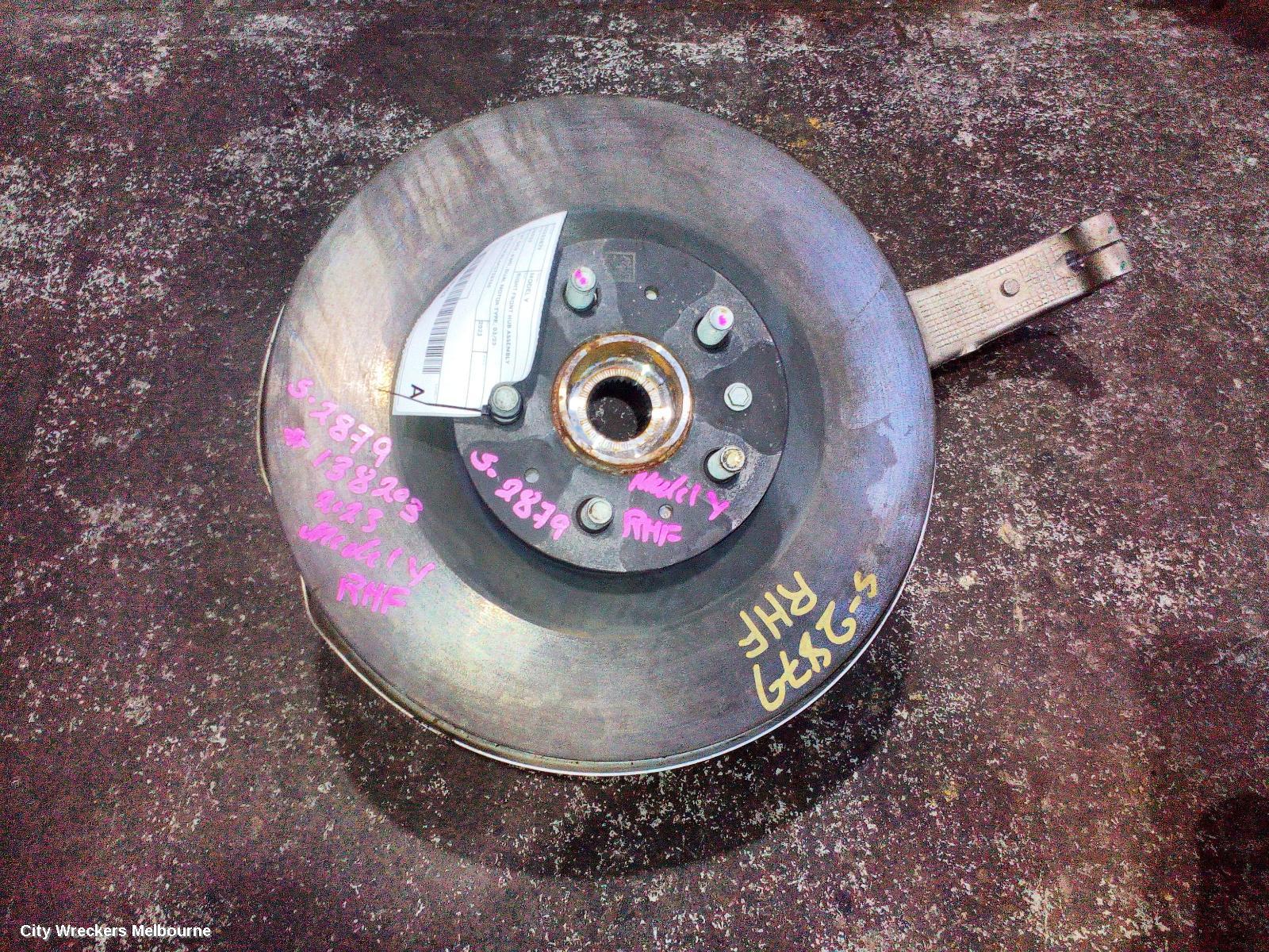 TESLA MODEL Y RIGHT FRONT HUB ASSEMBLY, 1ST GEN, AWD, DUAL MOTOR TYPE, 03/2022 ONWARDS