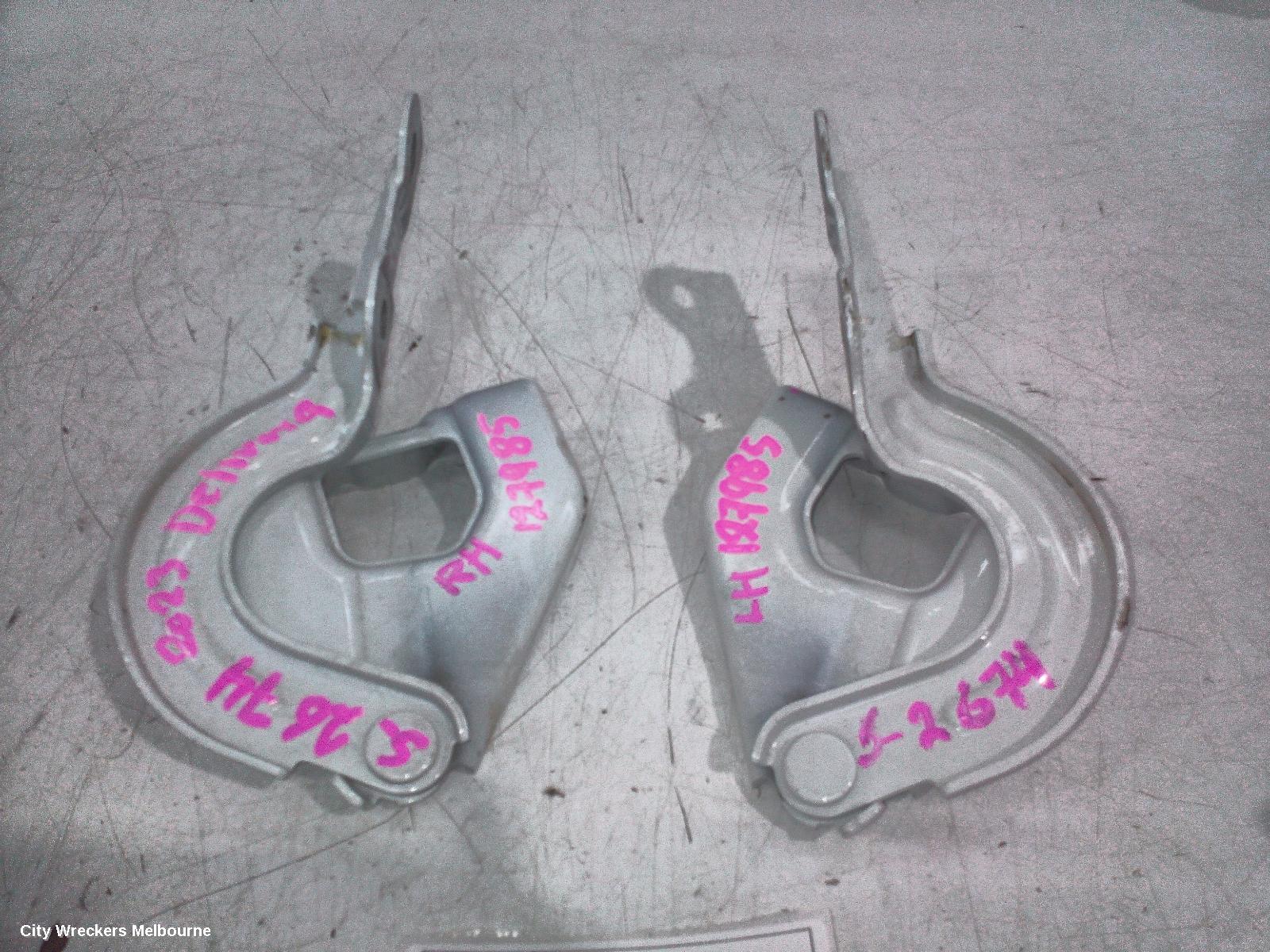 LDV DELIVER 9 BONNET HINGE/STRUT, BONNET HINGE (PAIR), 07/2020 ONWARDS