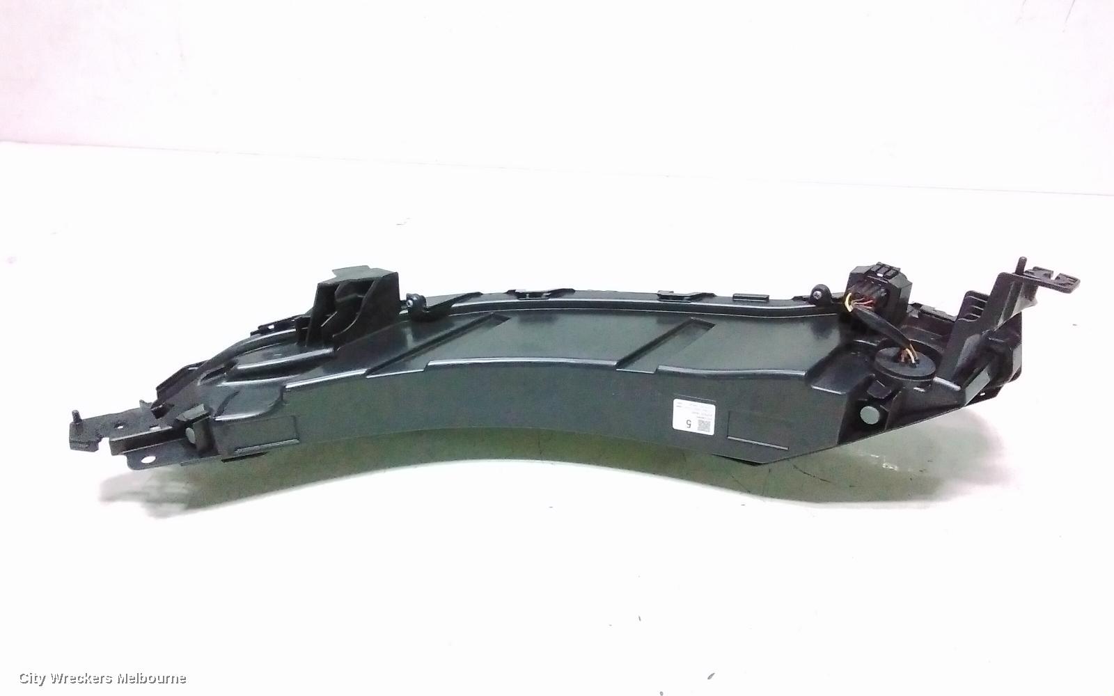 MITSUBISHI OUTLANDER RIGHT INDICATOR/FOG/SIDE, ZM, DAYTIME RUNNING LAMP, 08/2021 ONWARDS