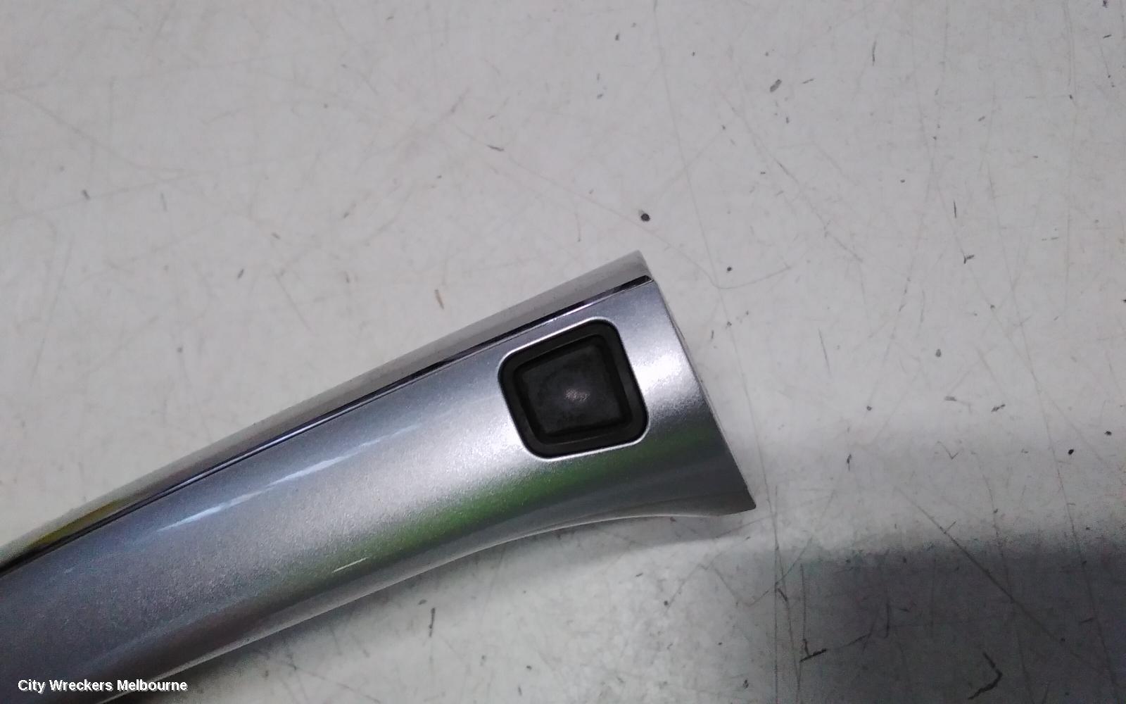 MERCEDES GL CLASS DOOR HANDLE, X164, LH FRONT, OUTER, 10/2006 - 11/2012