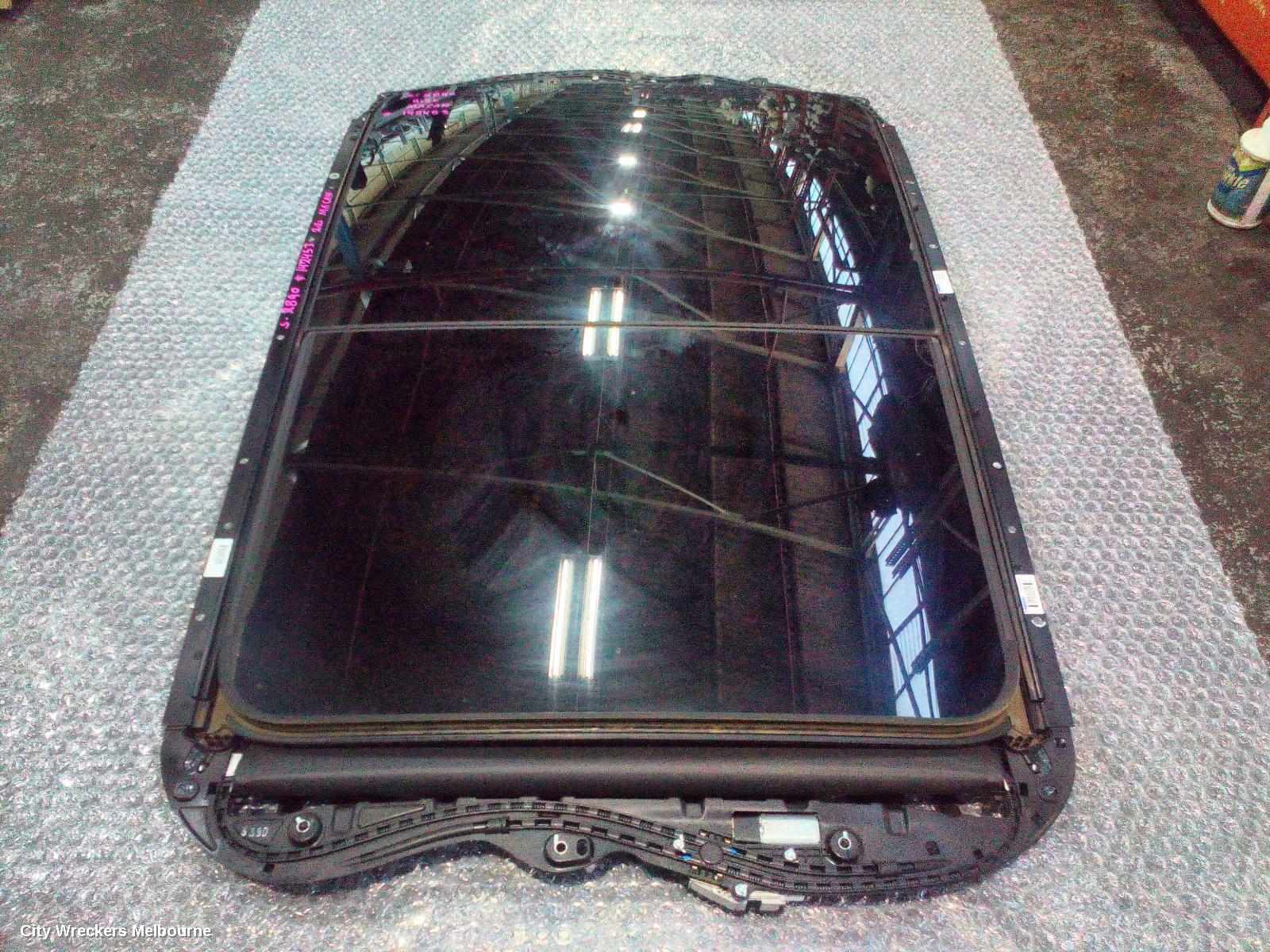 PORSCHE MACAN ROOF GLASS/SUNROOF/T, 95B, 06/2014 - 12/2025