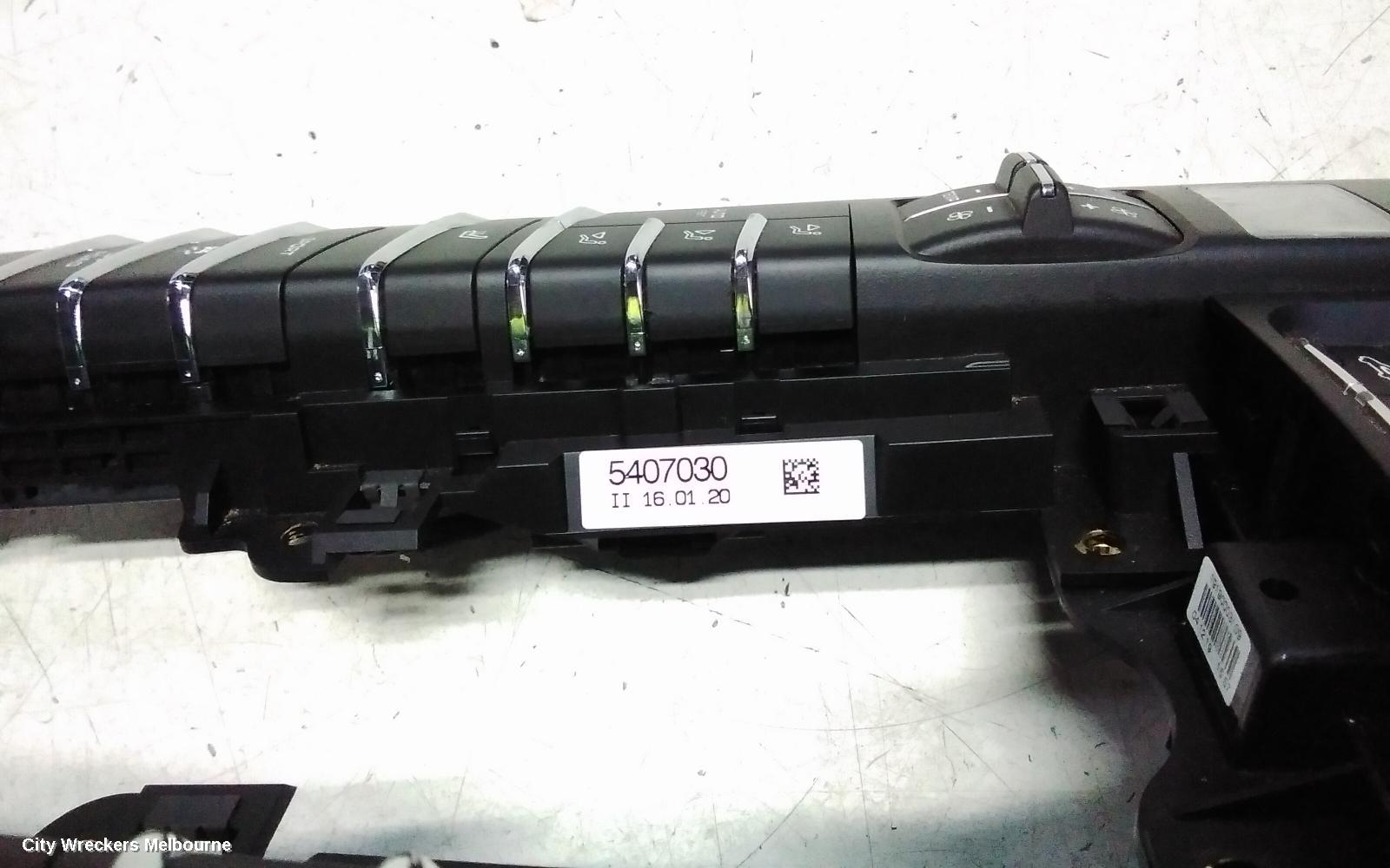 PORSCHE MACAN HEATER/AC CONTROLS, 95B, 06/2014 - 12/2025