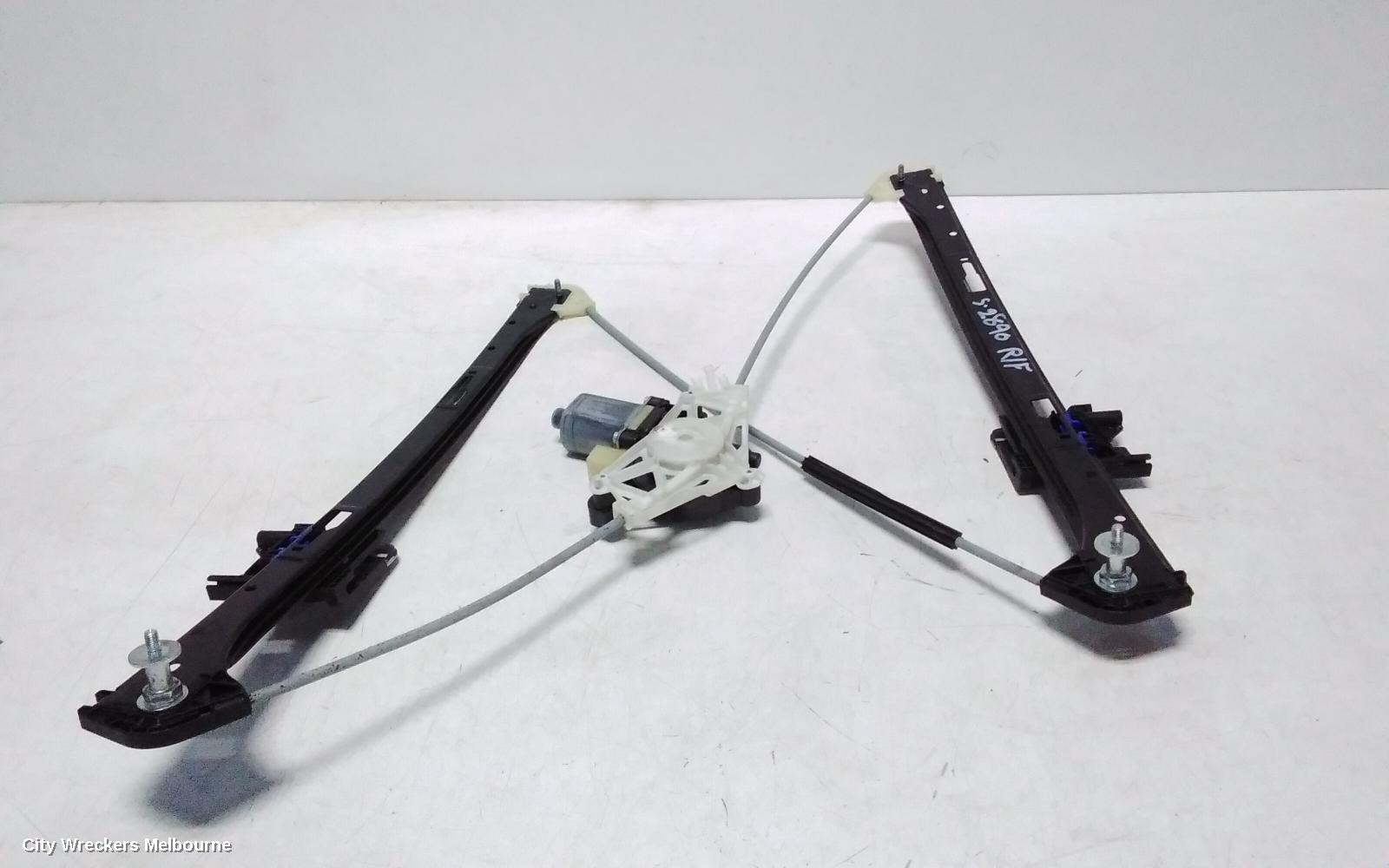 PORSCHE MACAN RIGHT FRONT WINDOW REG/MOTOR, 95B, 06/2014 - 12/2025